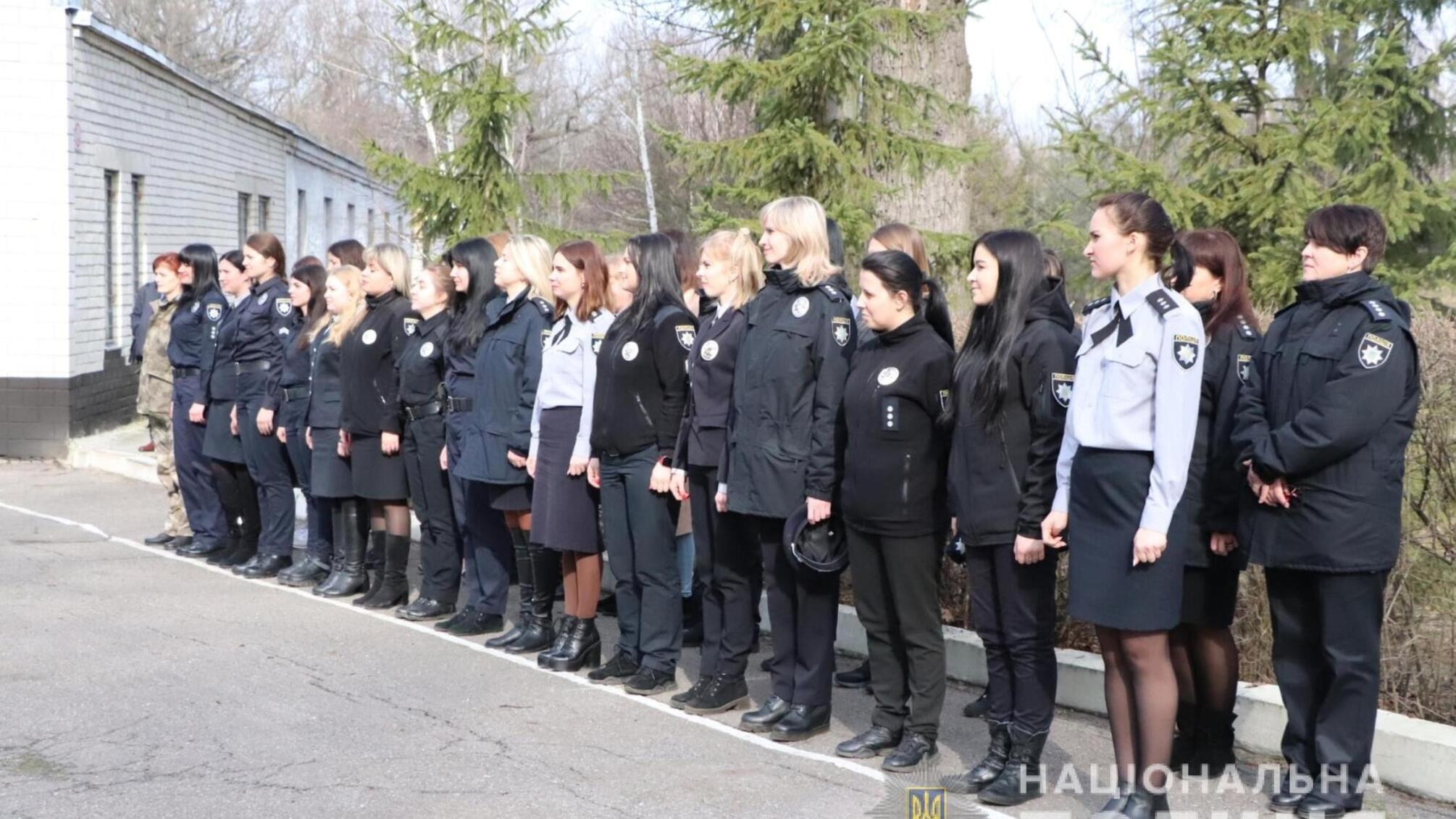 У Харкові жінки-поліцейські змагалися у стрільбі