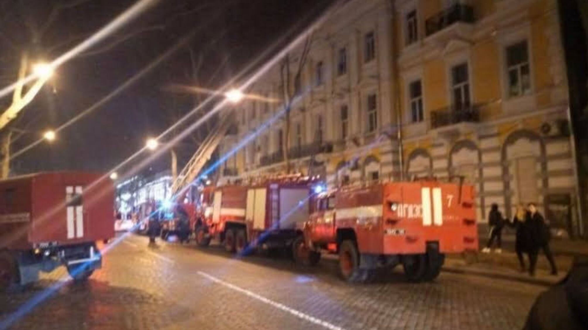 м. Одеса: під час гасіння пожежі евакуйовані 9 мешканців будинку з яких 2 дітей