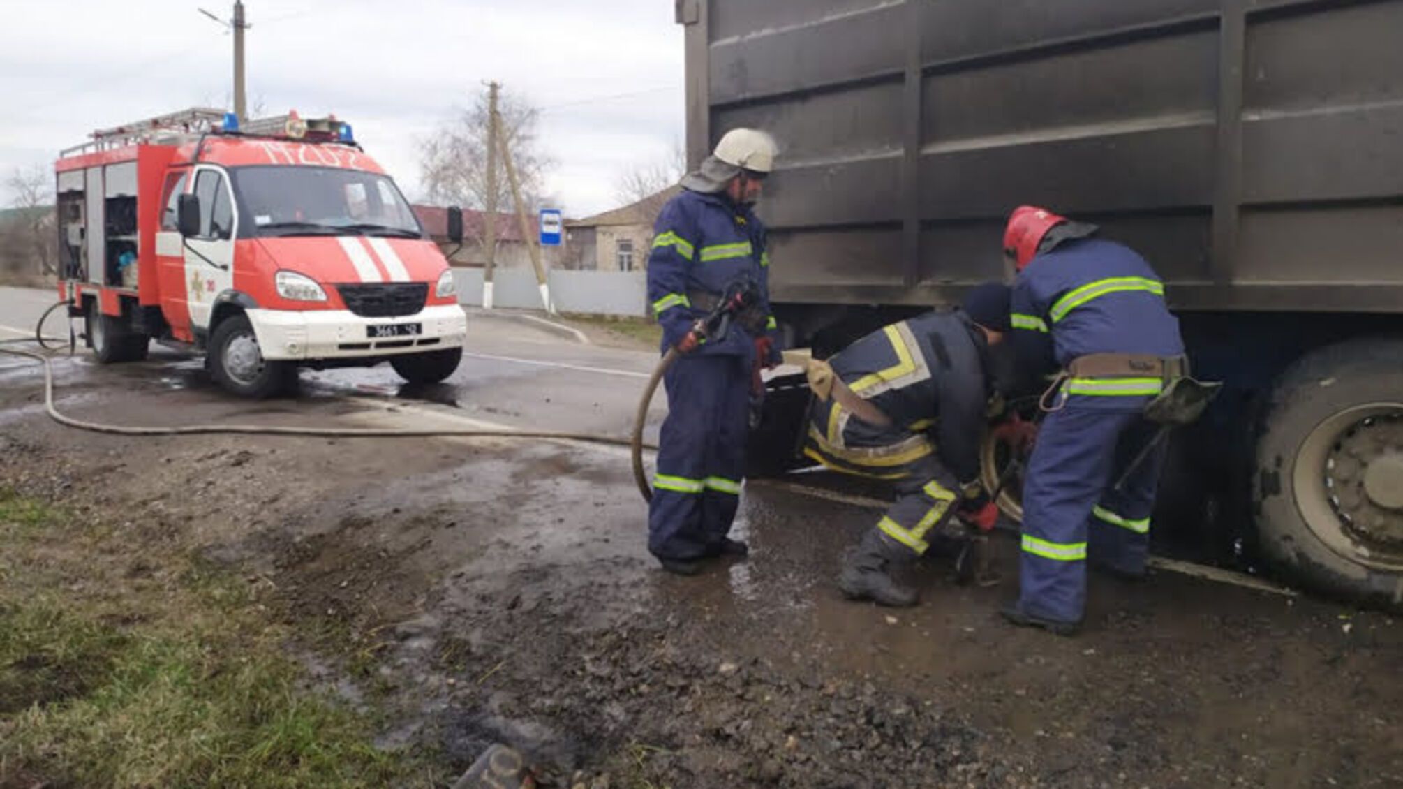 Миколаївська область: вогнеборці 3 рази гасили пожежі на автотранспорті