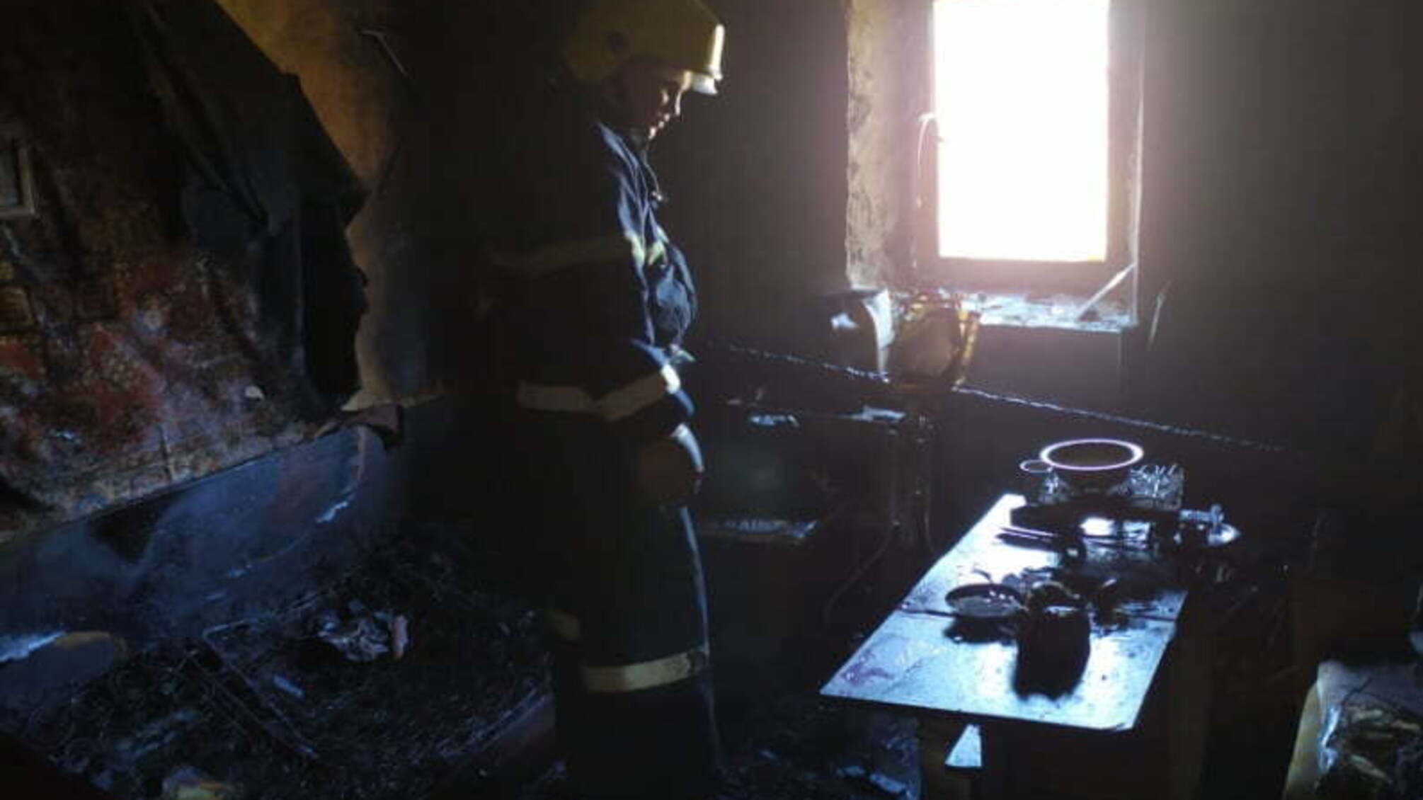 Херсонська область: вогнеборці під час гасіння пожежі виявили загиблого господаря будинку