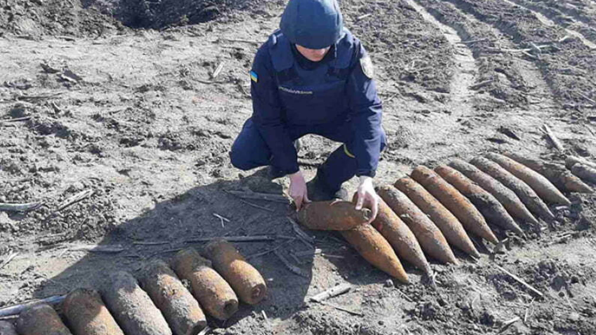 Хмельницька область: піротехніки ГУ ДСНС знищили цілий арсенал боєприпасів часів Другої світової війни