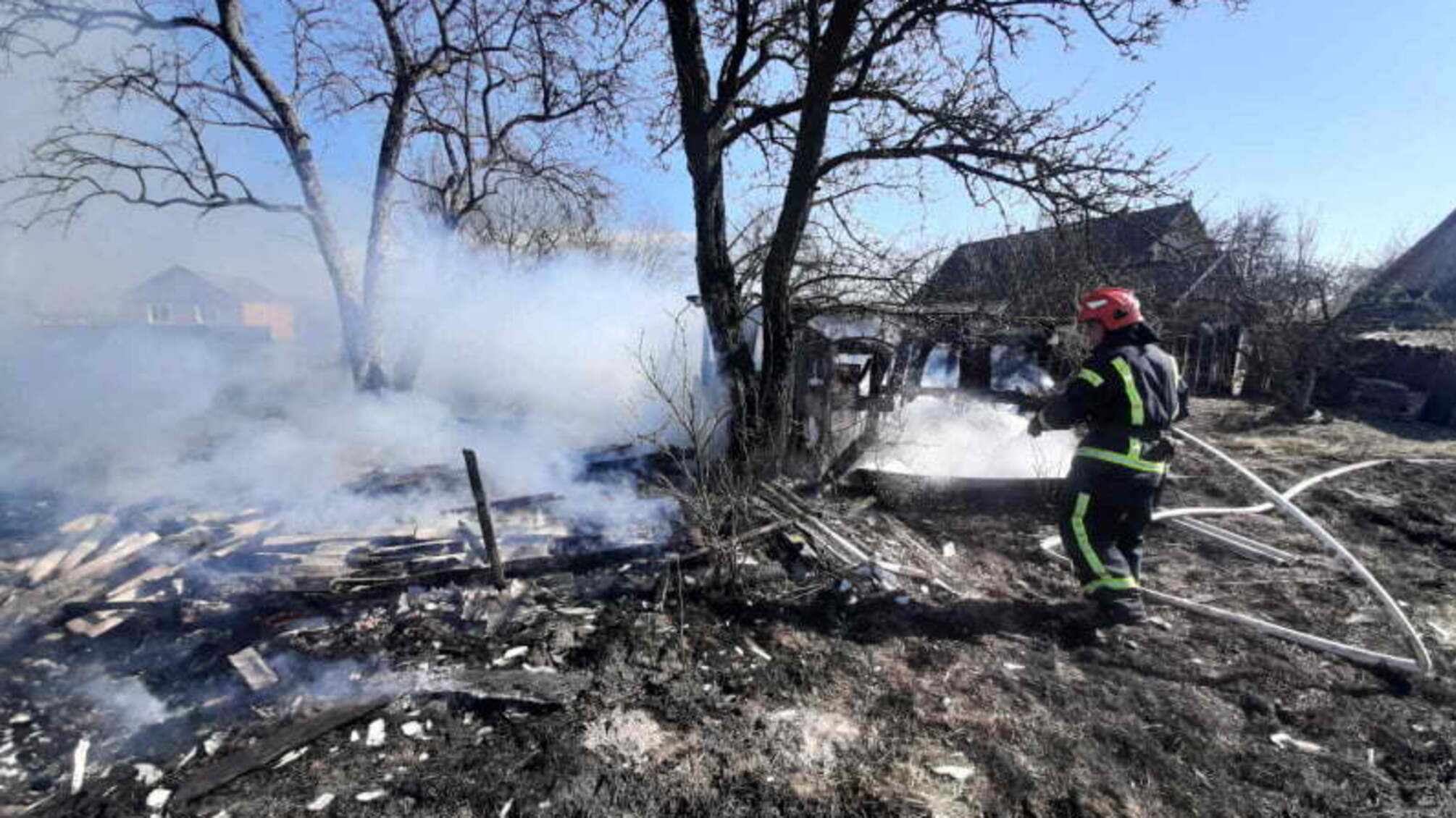 Житомирська область: вогнеборцями ліквідовано 2 пожежі в господарчих будівлях