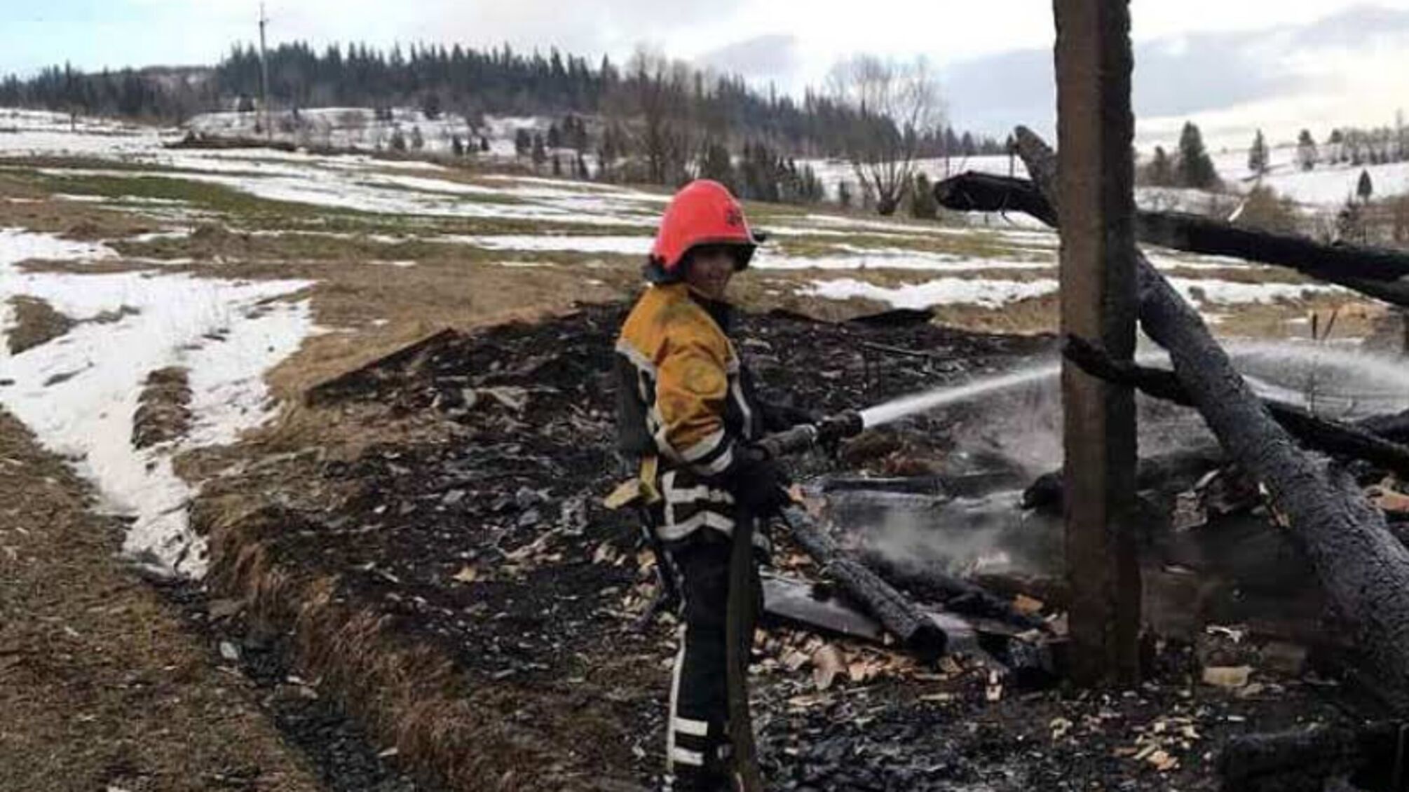 На Львівщині вогнеборці ліквідували загоряння в господарських будівлях