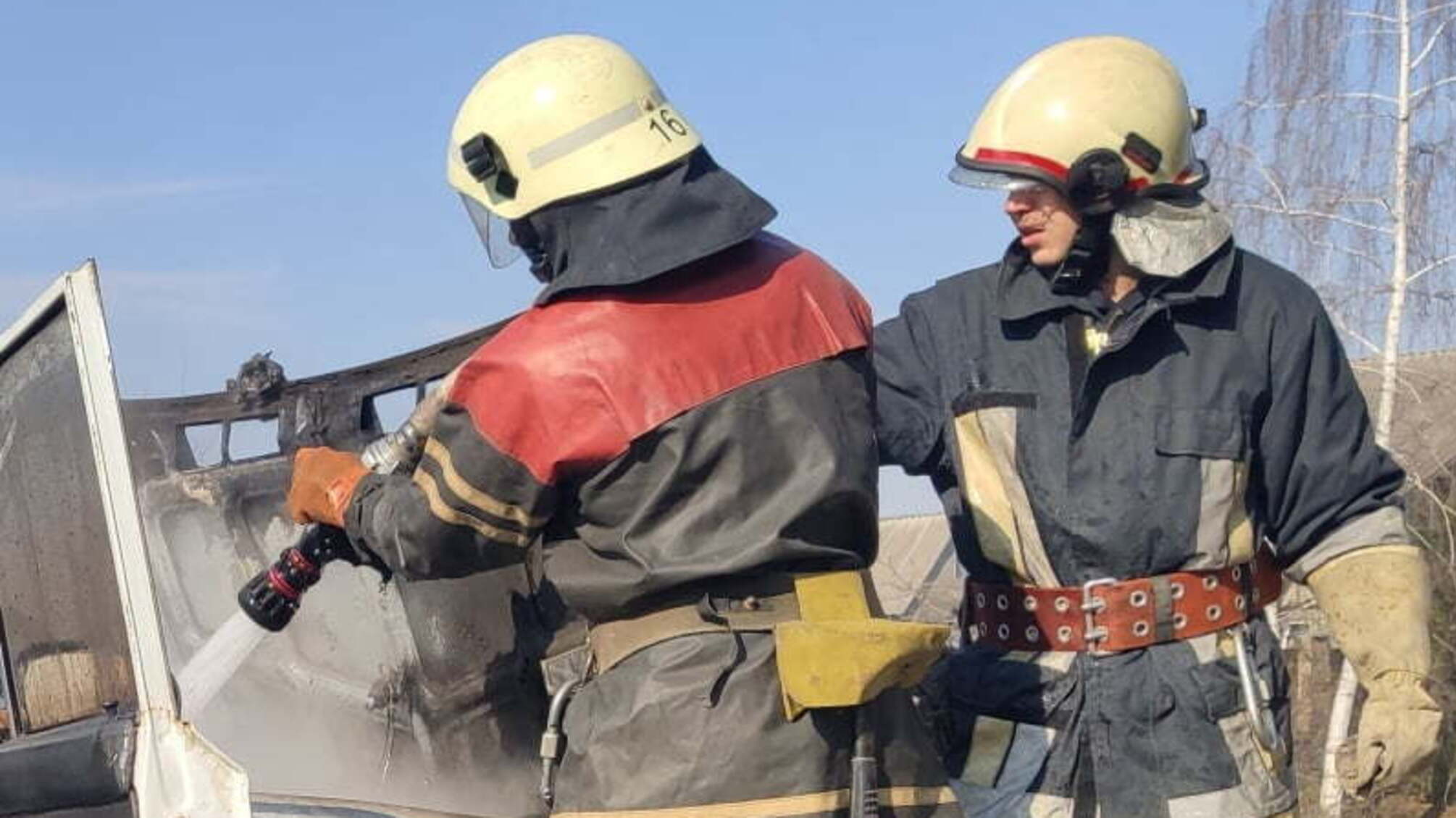 Сумська область: вогнеборці ліквідували загоряння легковика
