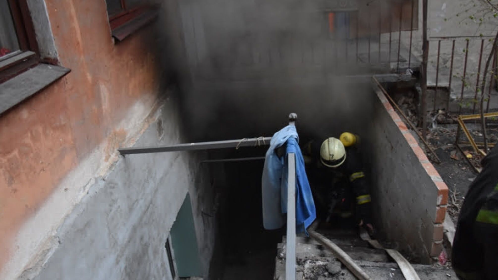 м. Одеса: рятувальники ліквідували пожежу у підвальному приміщенні