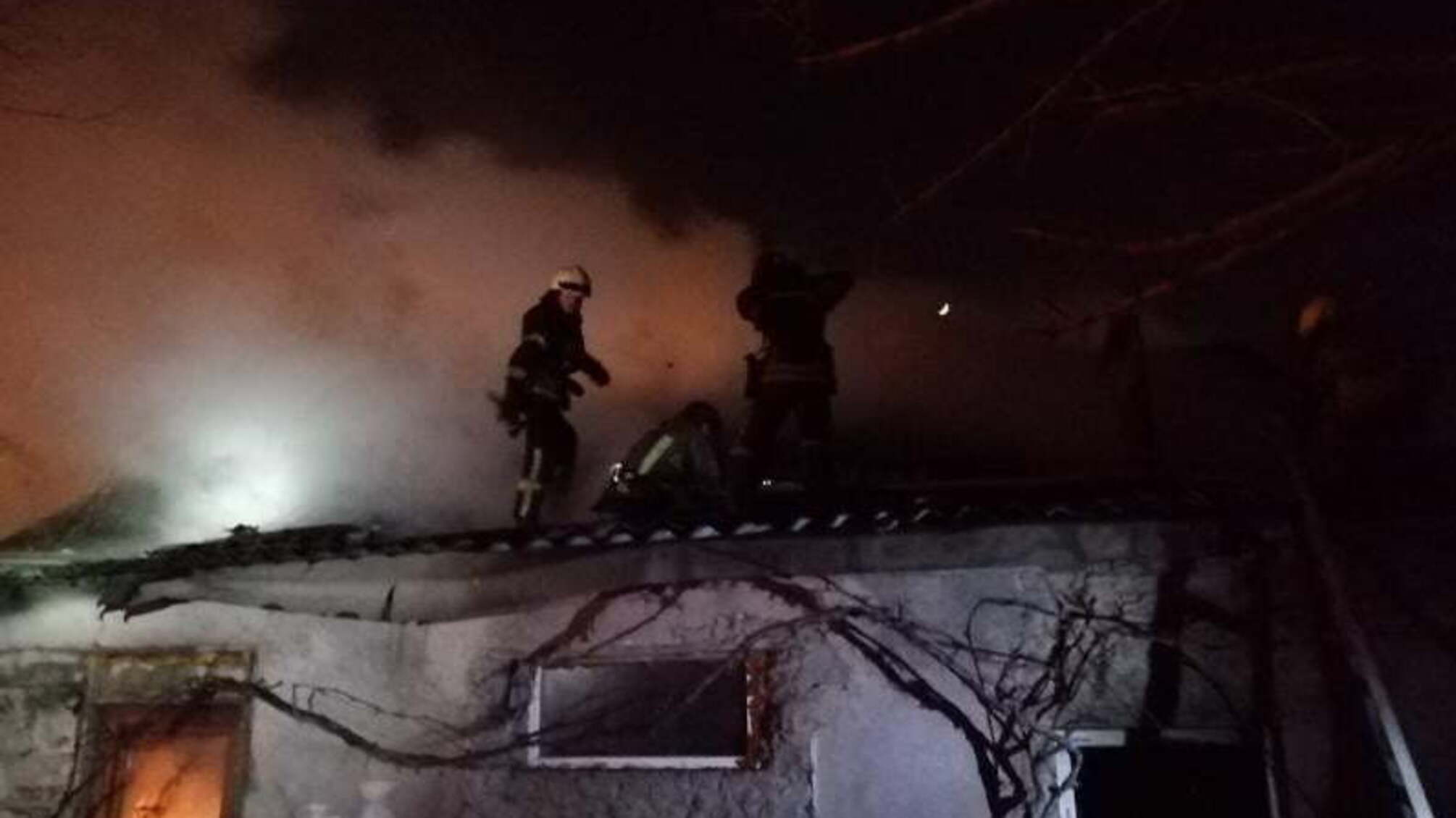 м. Одеса: рятувальники ліквідували загорання приватного житлового будинку