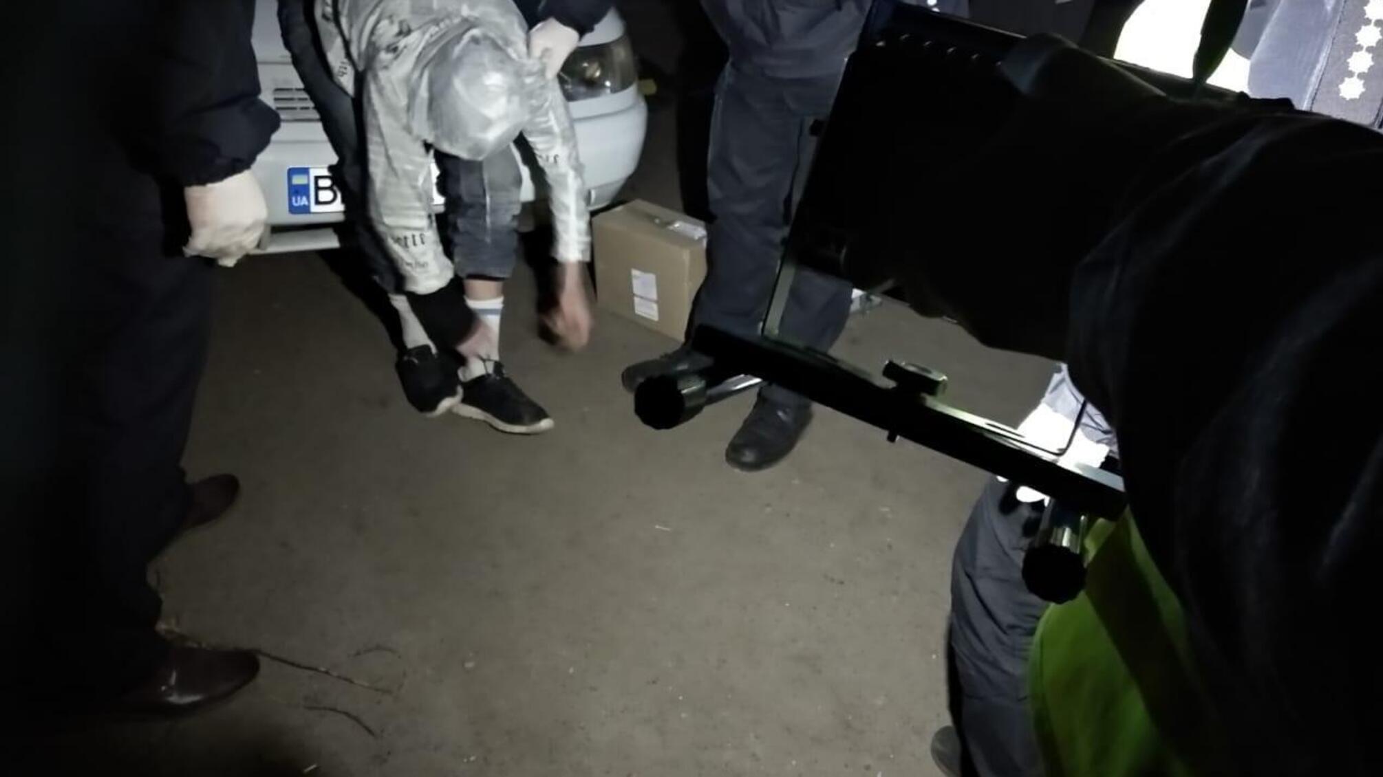 На Сумщині поліцейські оперативно затримали чоловіка, обґрунтовано підозрюваного у скоєнні шахрайства