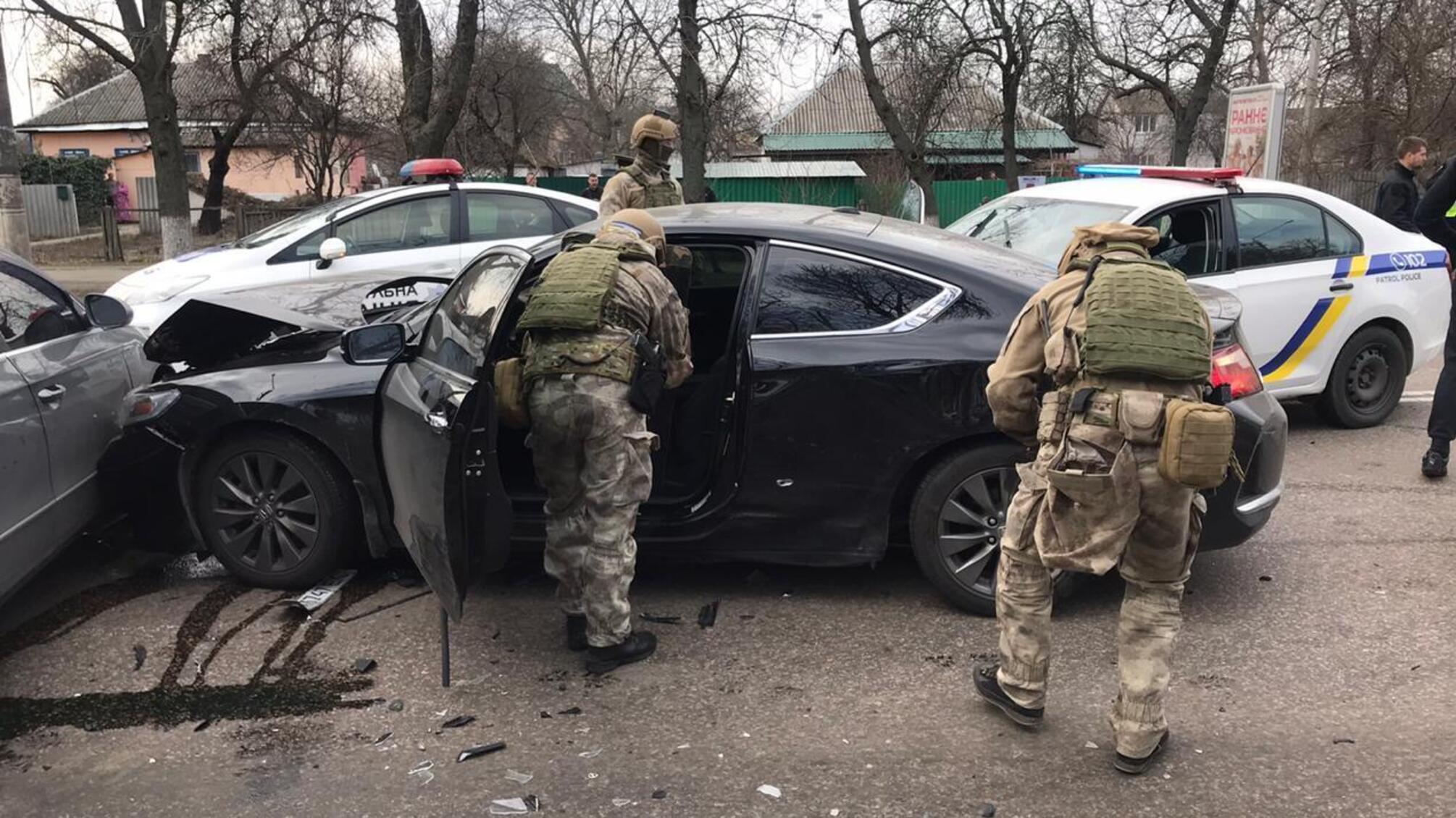 Поліцейські затримали у Борисполі озброєного викрадача автомобілів, який перебував у розшуку