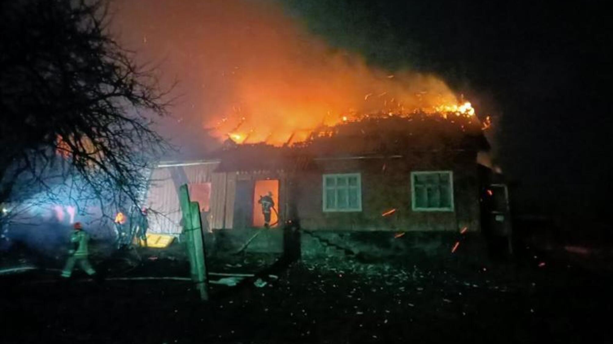 На Львівщині вогнеборці ліквідували пожежу в магазині