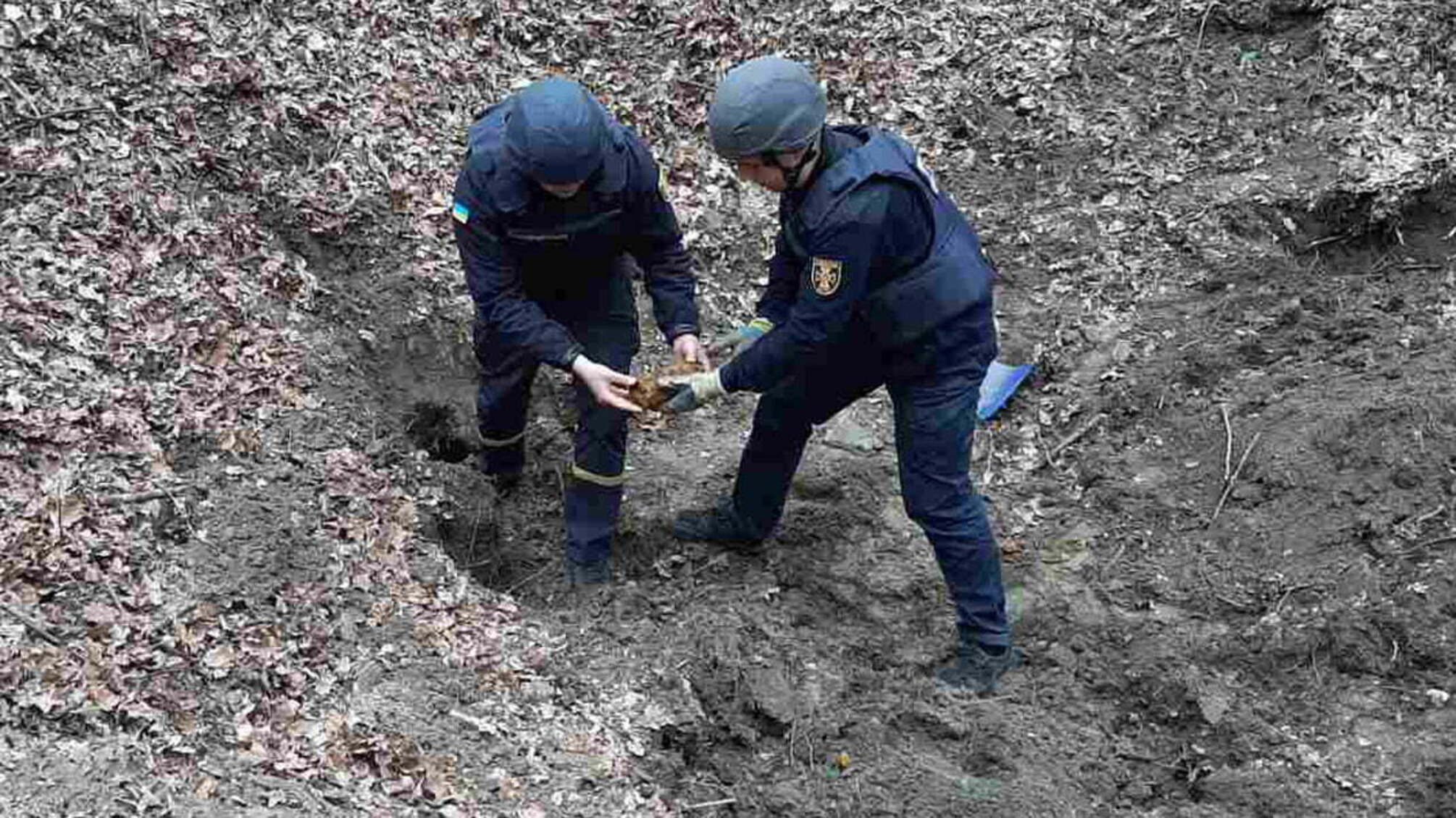 На Хмельниччині піротехніки ГУ ДСНС знищили цілий арсенал боєприпасів часів Другої світової війни
