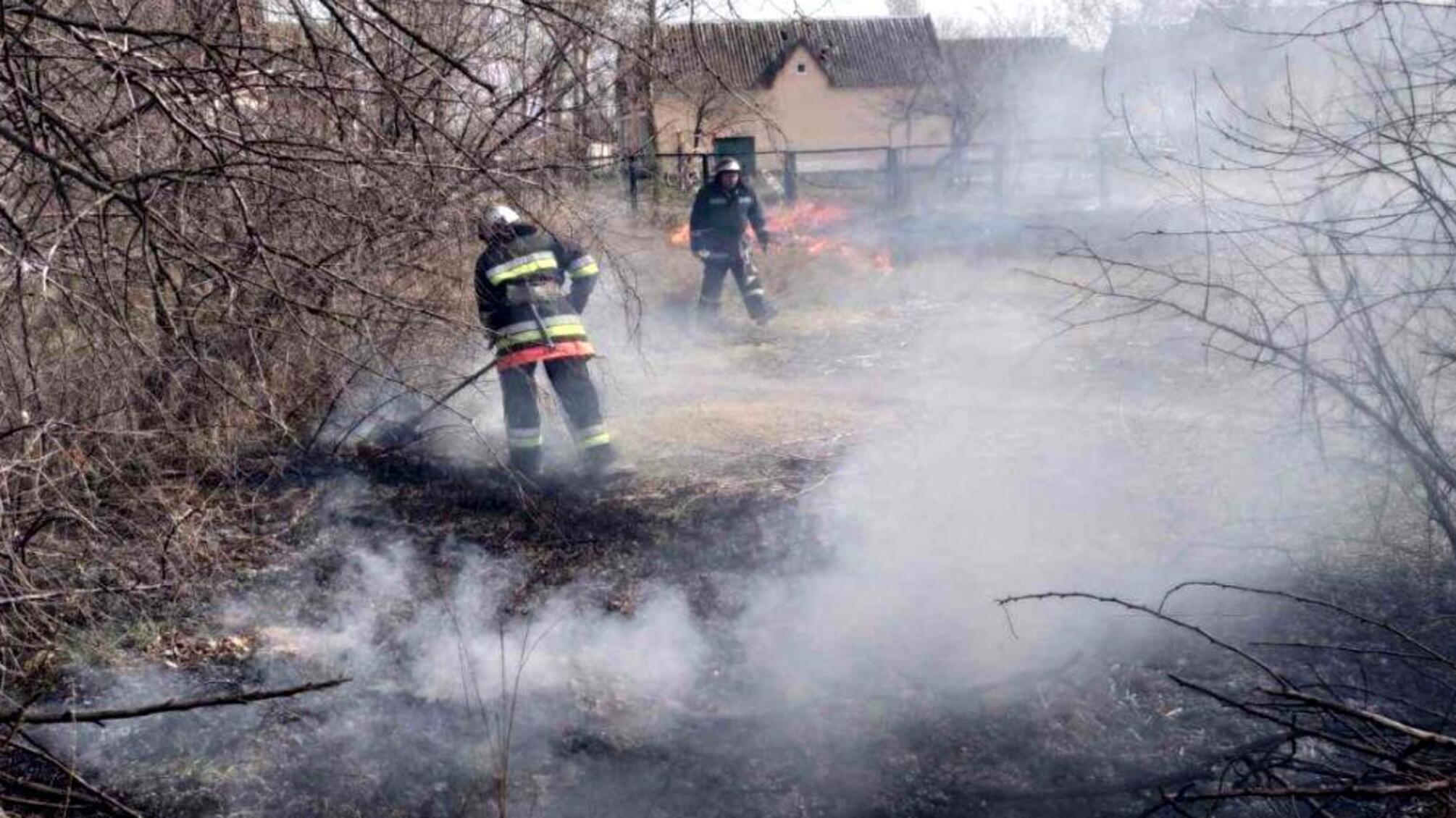 Одеська область: рятувальники ліквідували пожежу на відкритій місцевості та не допустили розповсюдження вогню на базу відпочинку