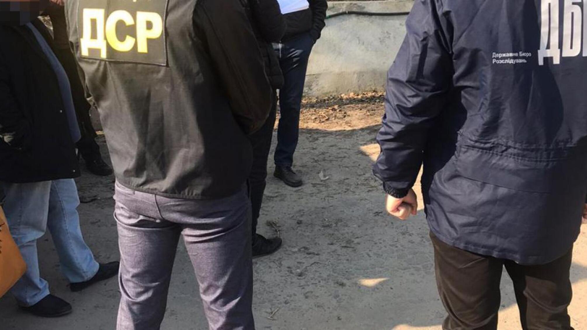 Ввезення брендового одягу на 9,6 мільйонів гривень під виглядом «гуманітарки» – ДБР повідомило про підозру посадовцям Нацгвартії та митниці