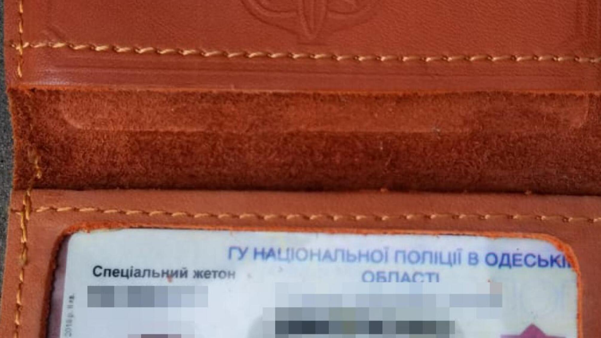 Хабар за торгівлю у невстановленому місці – ДБР затримало поліцейського