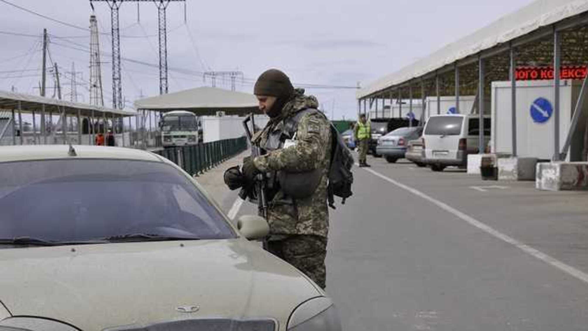 КПВВ “Мар’їнка” відновив роботу