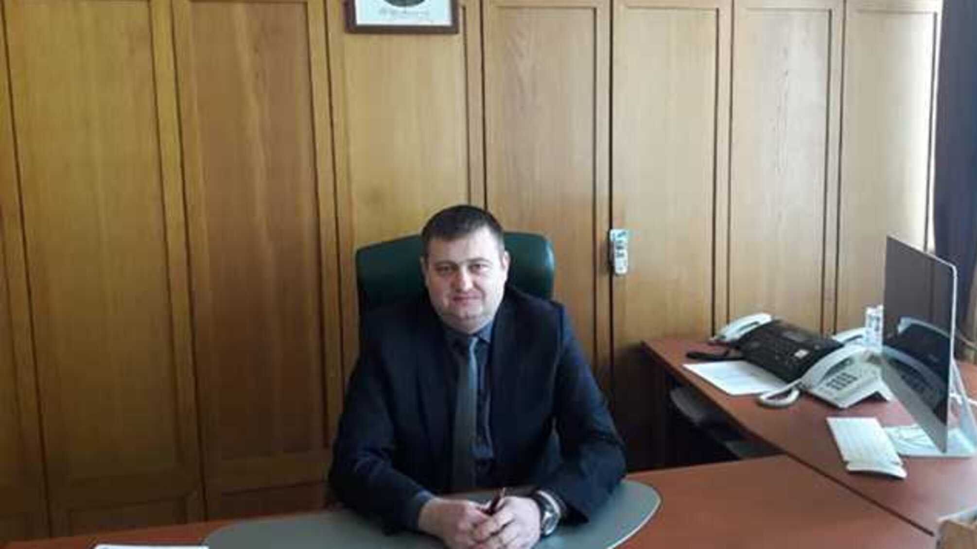 Елітні автомобілі та земля в Буковелі, які придбав чиновник Нацполіції Михайло Банк, в рази перевищують офіційний заробіток