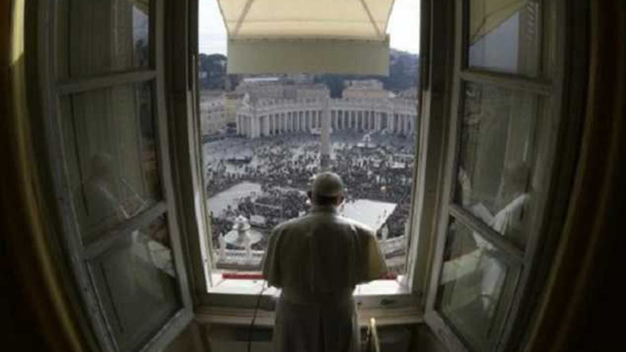 Из-за вспышки коронавируса Папа Римский будет проповедовать онлайн