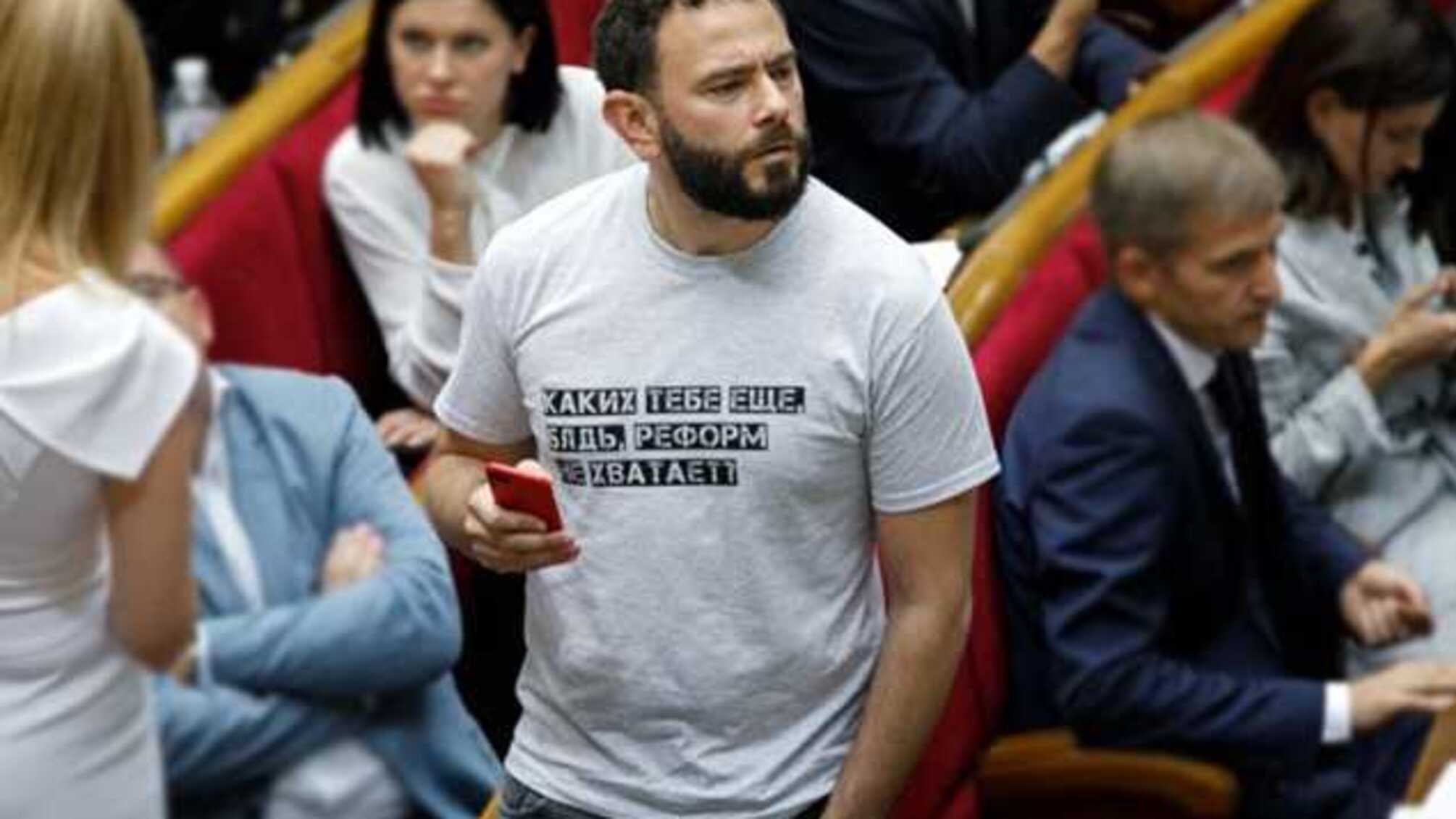 Дубинский выступил в защиту завышенных цен авиакомпании Коломойского