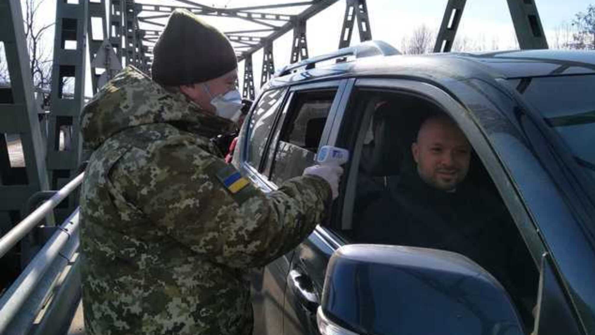 Україна закрила кордон для іноземців