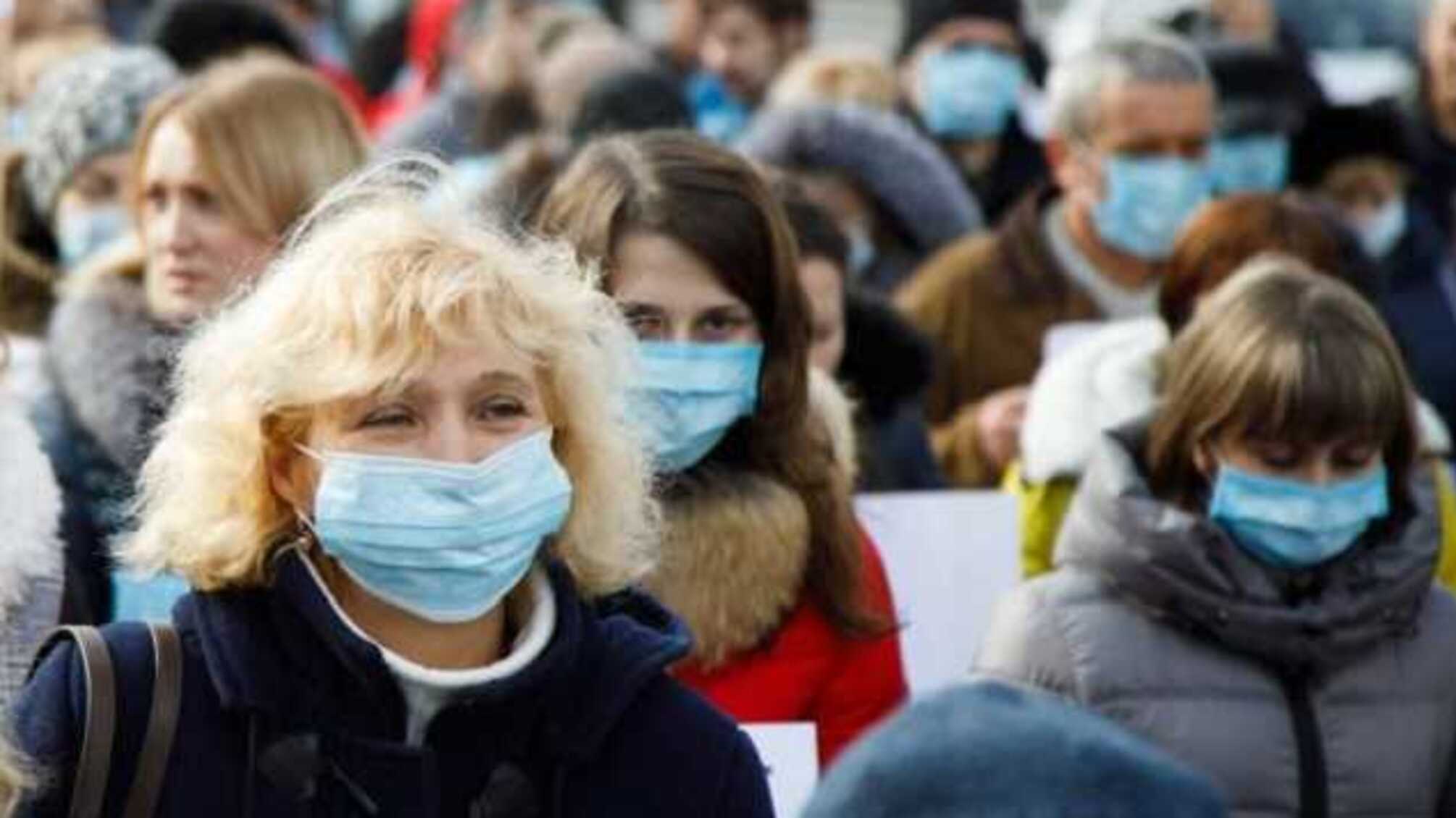 За кордоном шістьох українців лікують від коронавірусу, — МЗС