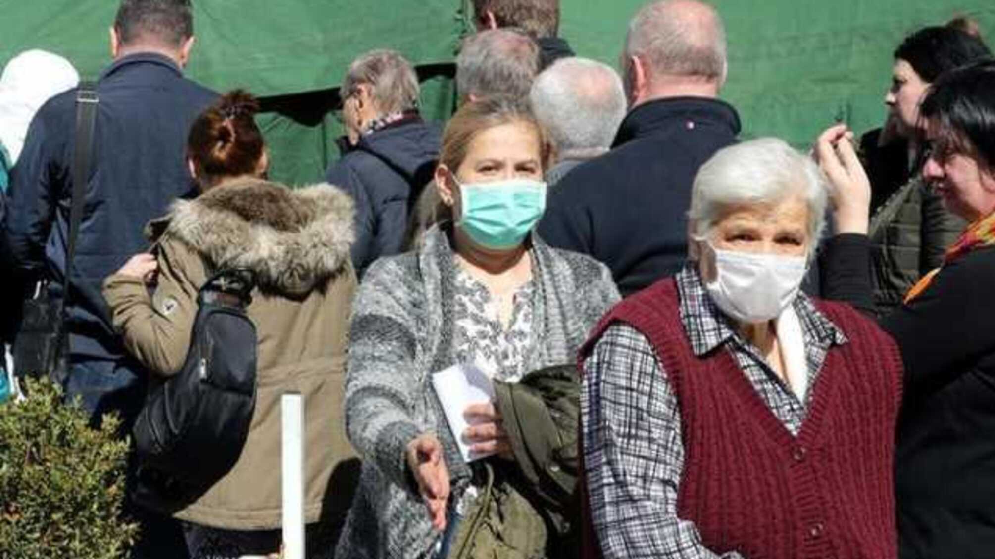 В Украине с завтрашнего дня вводится чрезвычайное положение