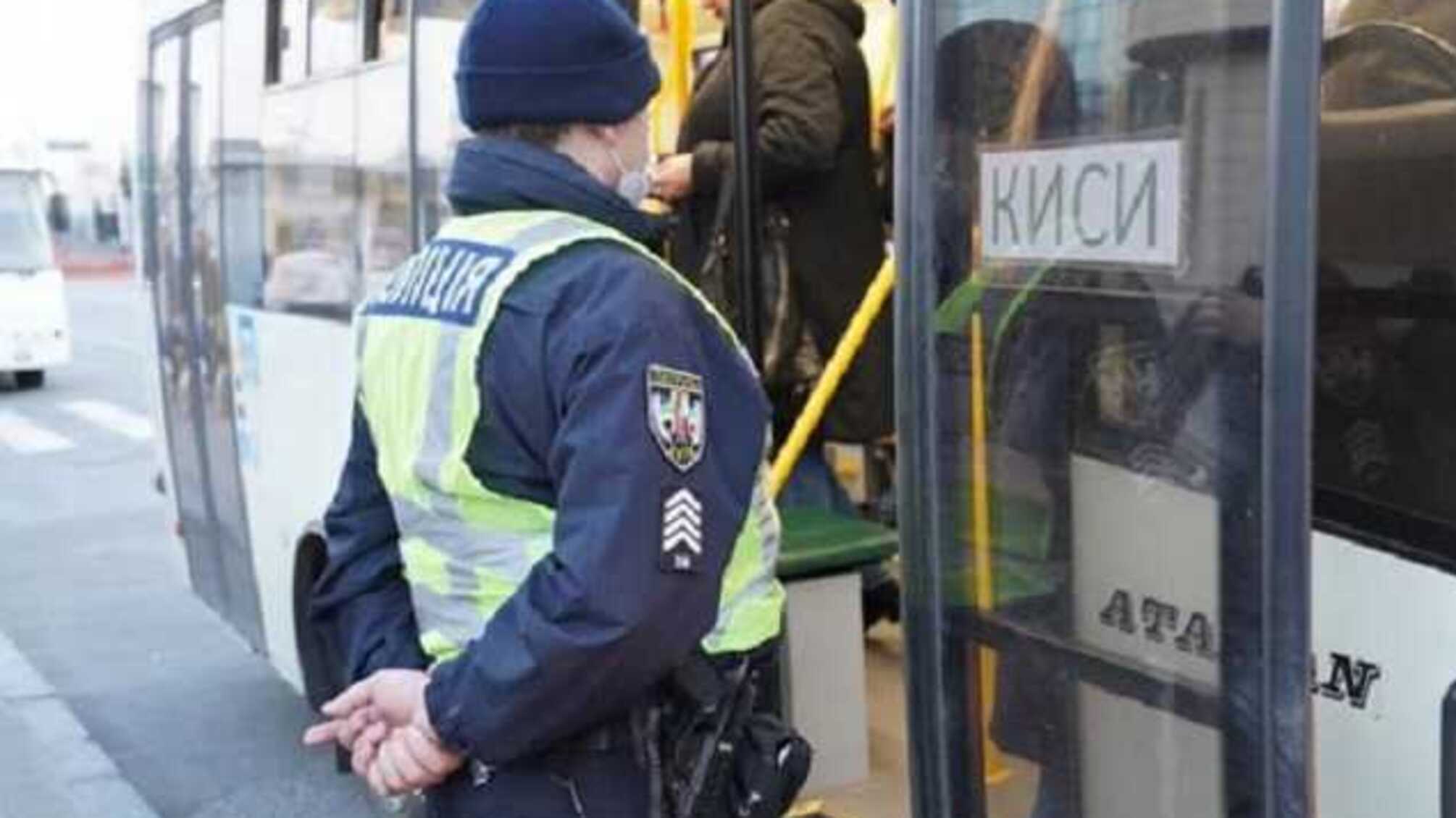 Каждый третий — пенсионер: в полиции рассказали, кто ездит в киевских маршрутках в час пик