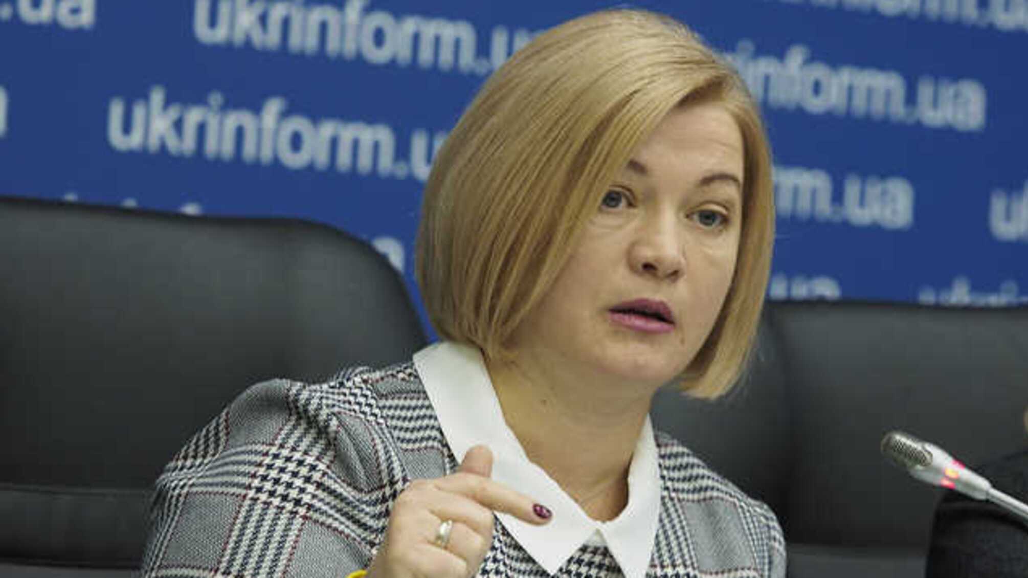 У Порошенко нашли 13,6 млрд в бюджете на противодействие коронавирусу