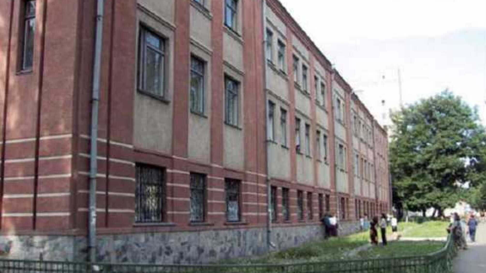 Роддом в Виннице закрыли на карантин из-за коронавируса у медсестры