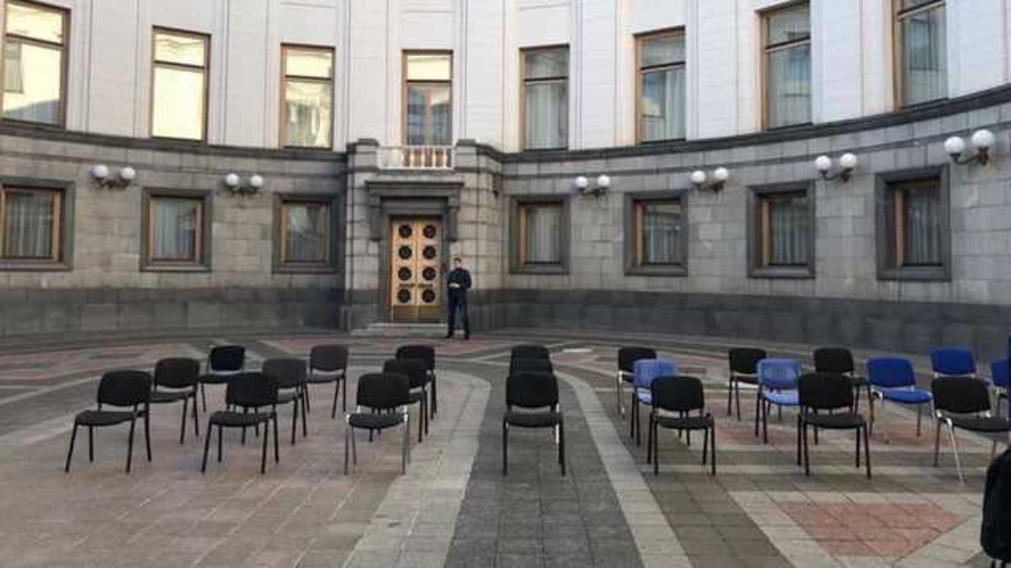 Зеленский призвал депутатов обязательно прийти в субботу в Раду