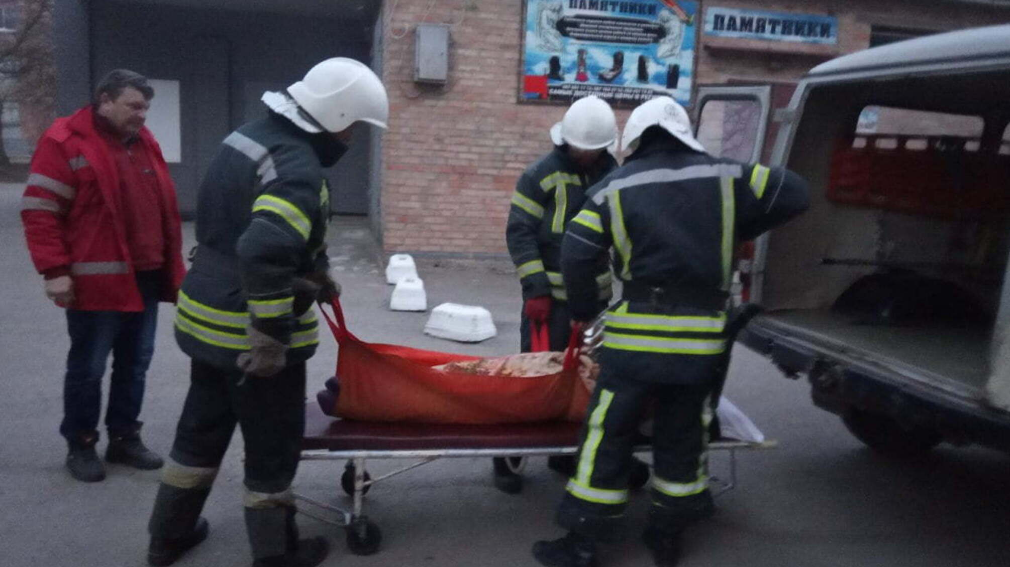 На Кіровоградщині рятувальники надали допомогу хворій літній жінці