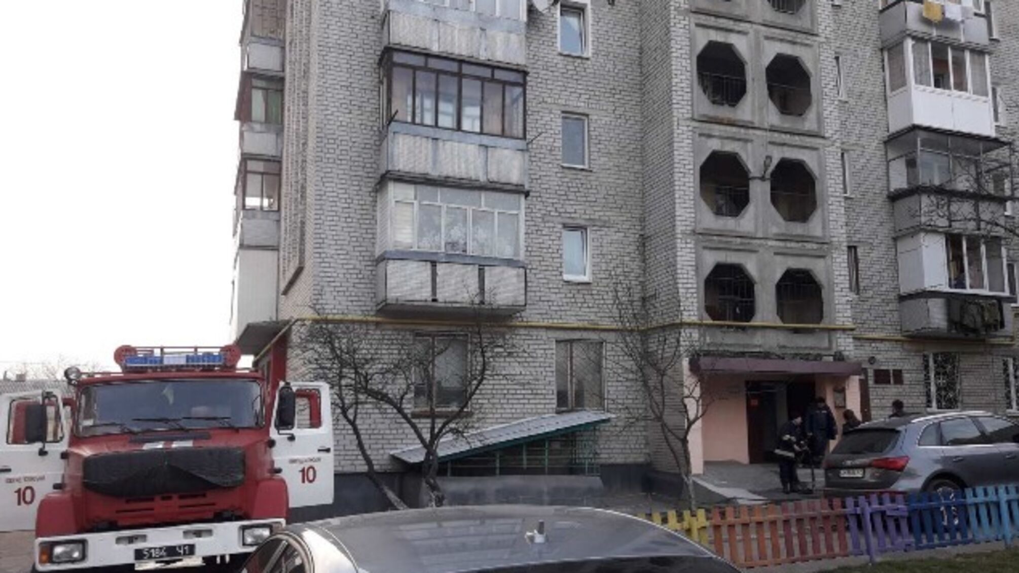 Житомирська область: під час пожежі в квартирі вогнеборців врятували чоловіка