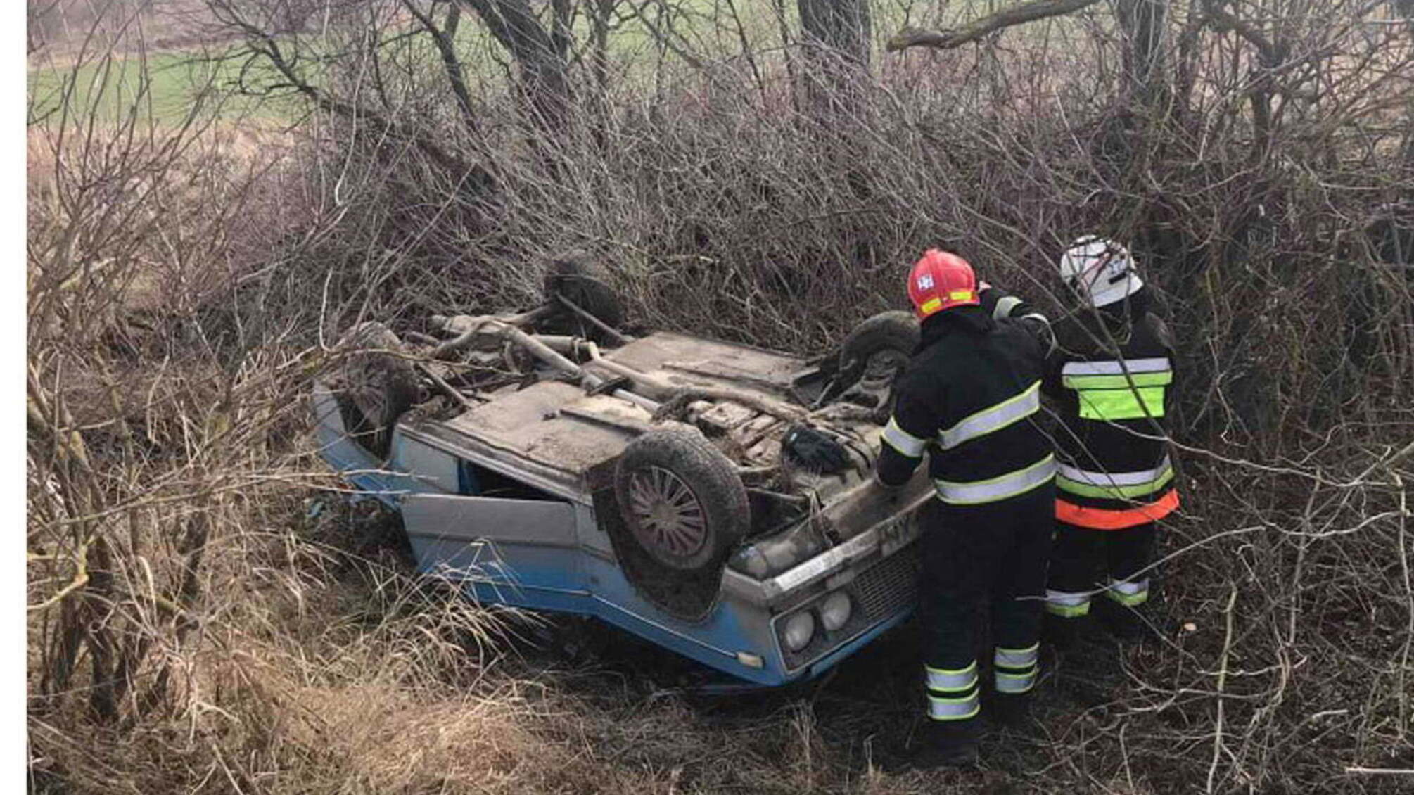 Хмельницька область: рятувальники деблокували постраждалого внаслідок ДТП водія автівки