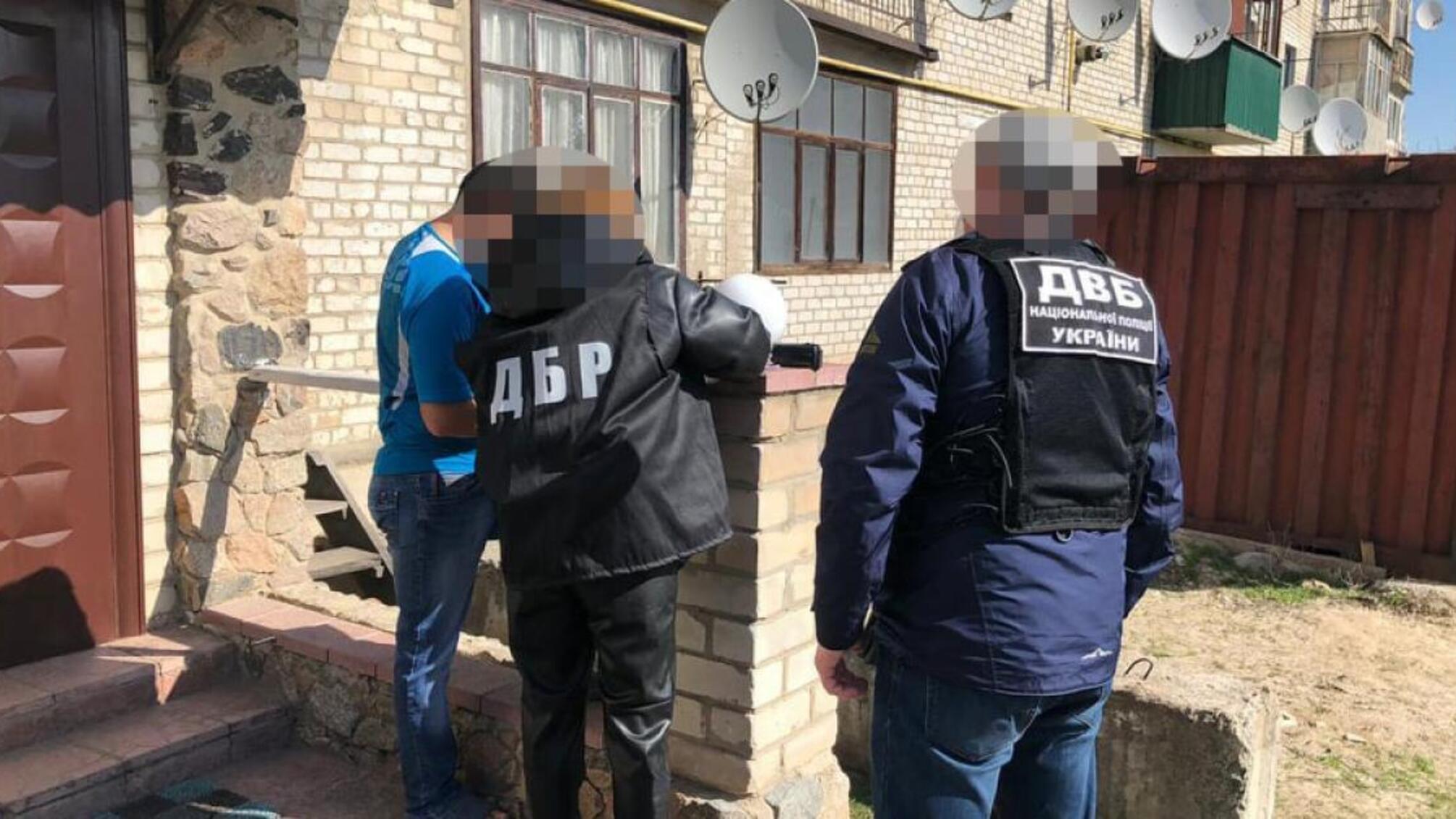 Земельні оборудки на понад 1.3 мільйона гривень — ДБР повідомило про підозру ексначальнику відділення поліції, заступнику голови РДА та підприємцю