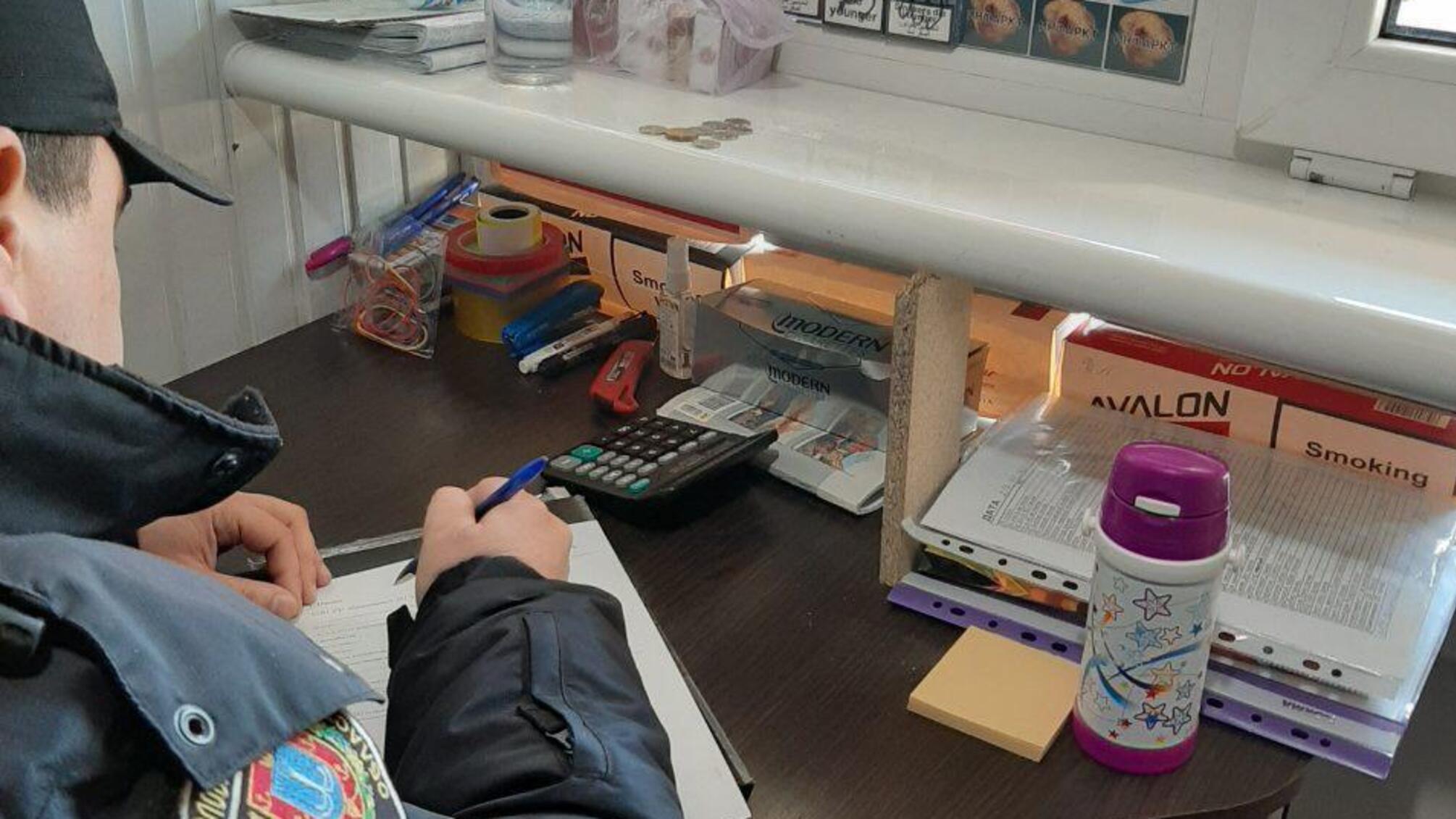 Співробітники Малиновського відділу поліції притягують до відповідальності двох торговців безакцизним тютюном