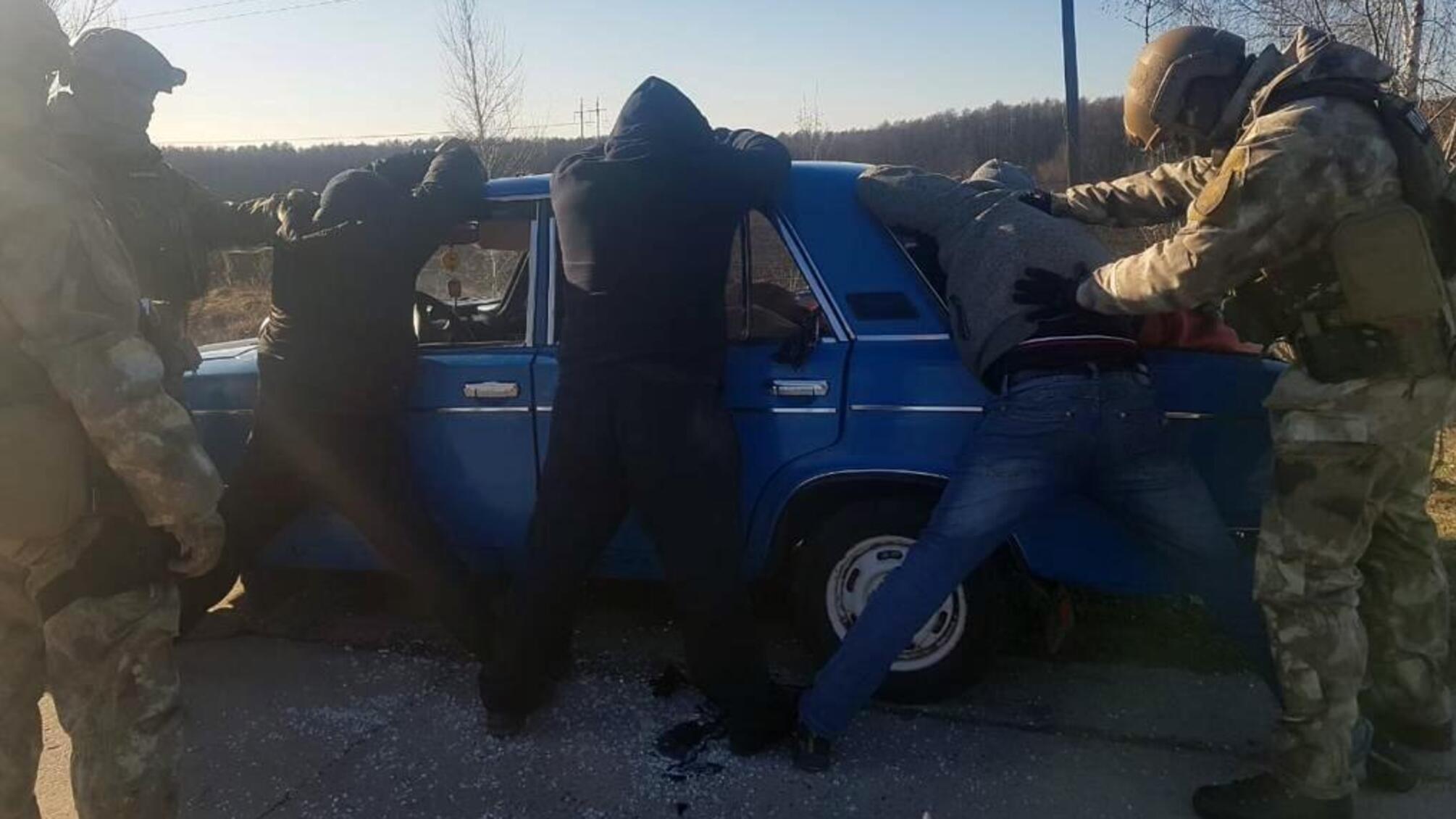 На Сумщині поліція затримала трьох осіб за розбійний напад