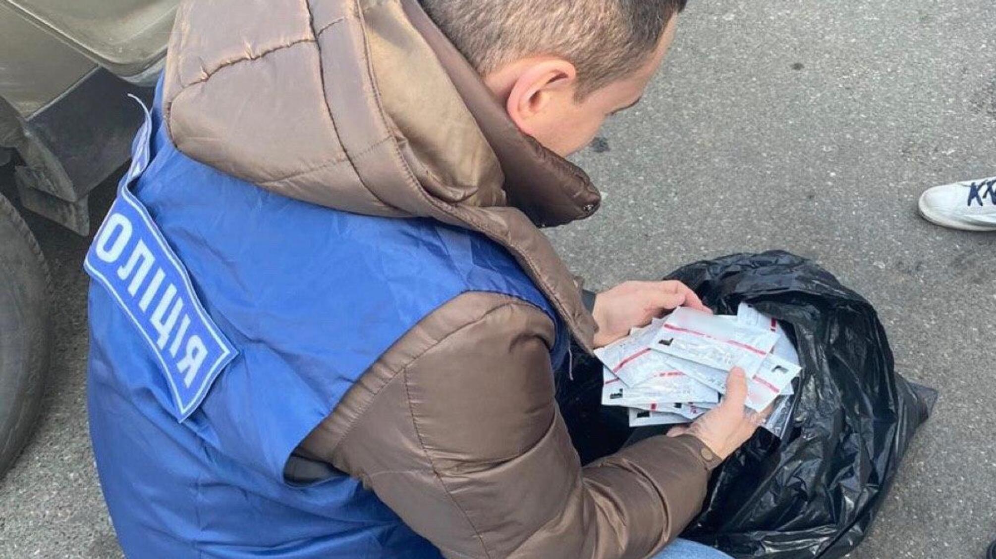 Поліцейські попередили продаж несертифікованих в Україні тестів для визначення короновірусу