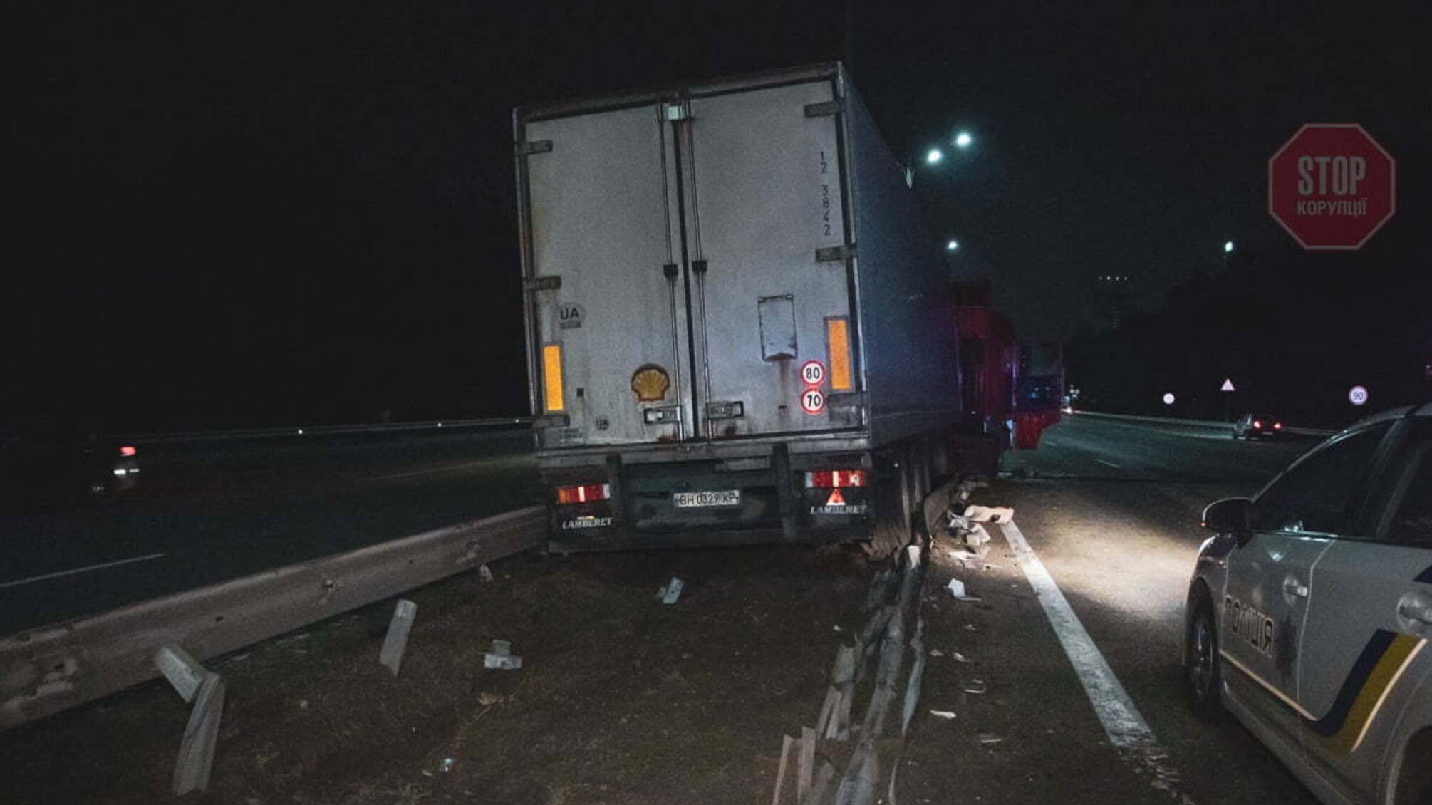 П'яний водій фури влаштував ДТП у столиці (фото,відео)