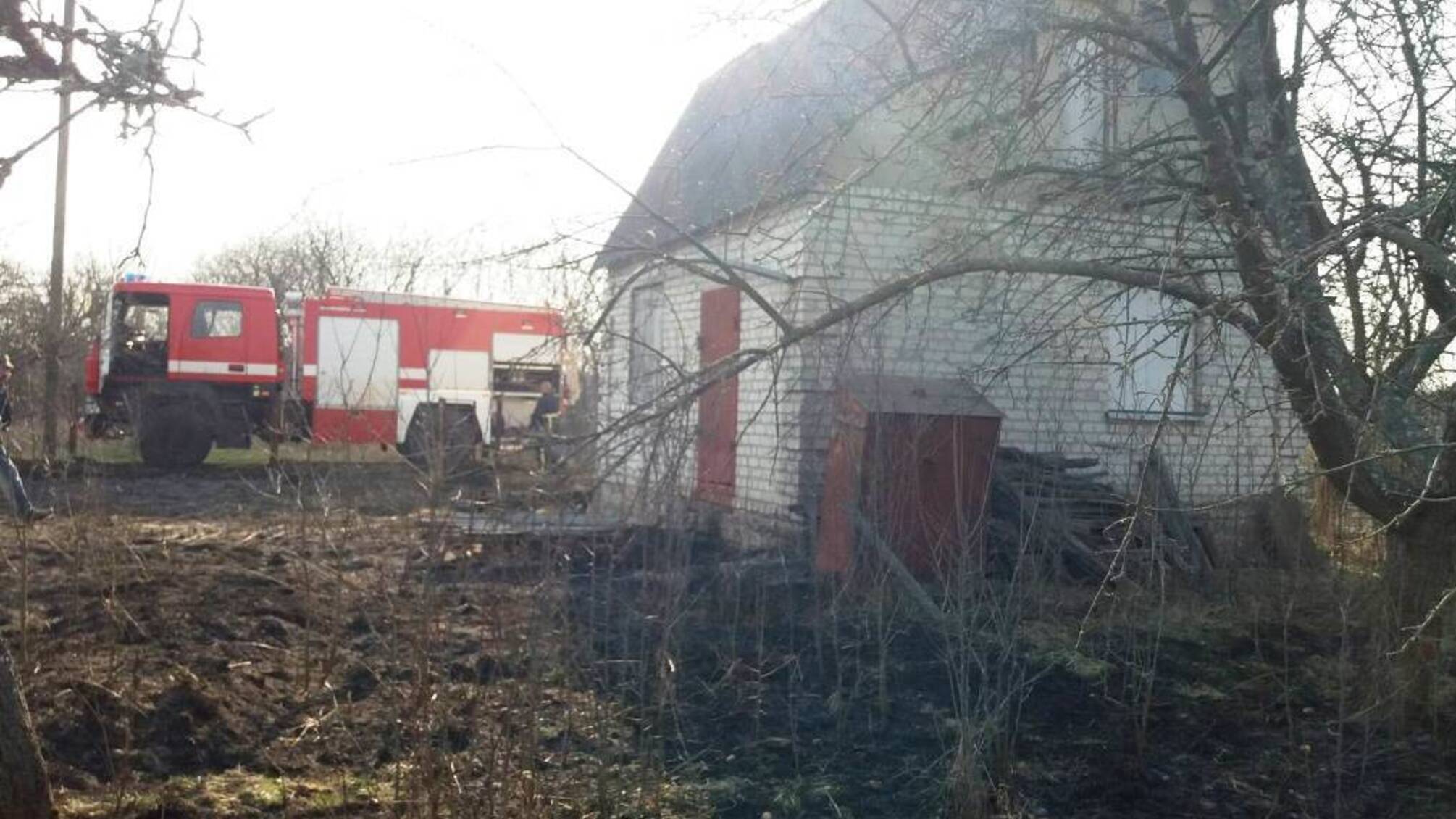 Житомирська область: під час ліквідації загоряння сухостою вогнеборці виявили тіло загиблого чоловіка