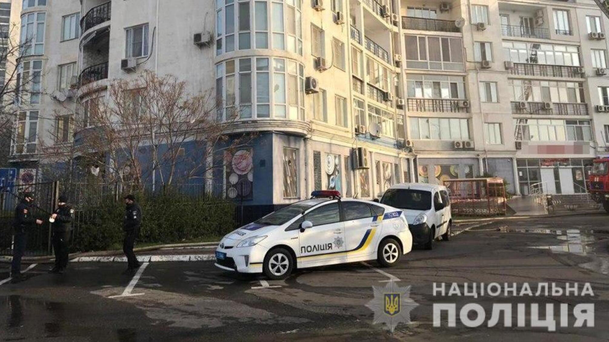 Одеські правоохоронці встановлюють обставини пожежі в багатоповерхівці на Люстдорфській дорозі