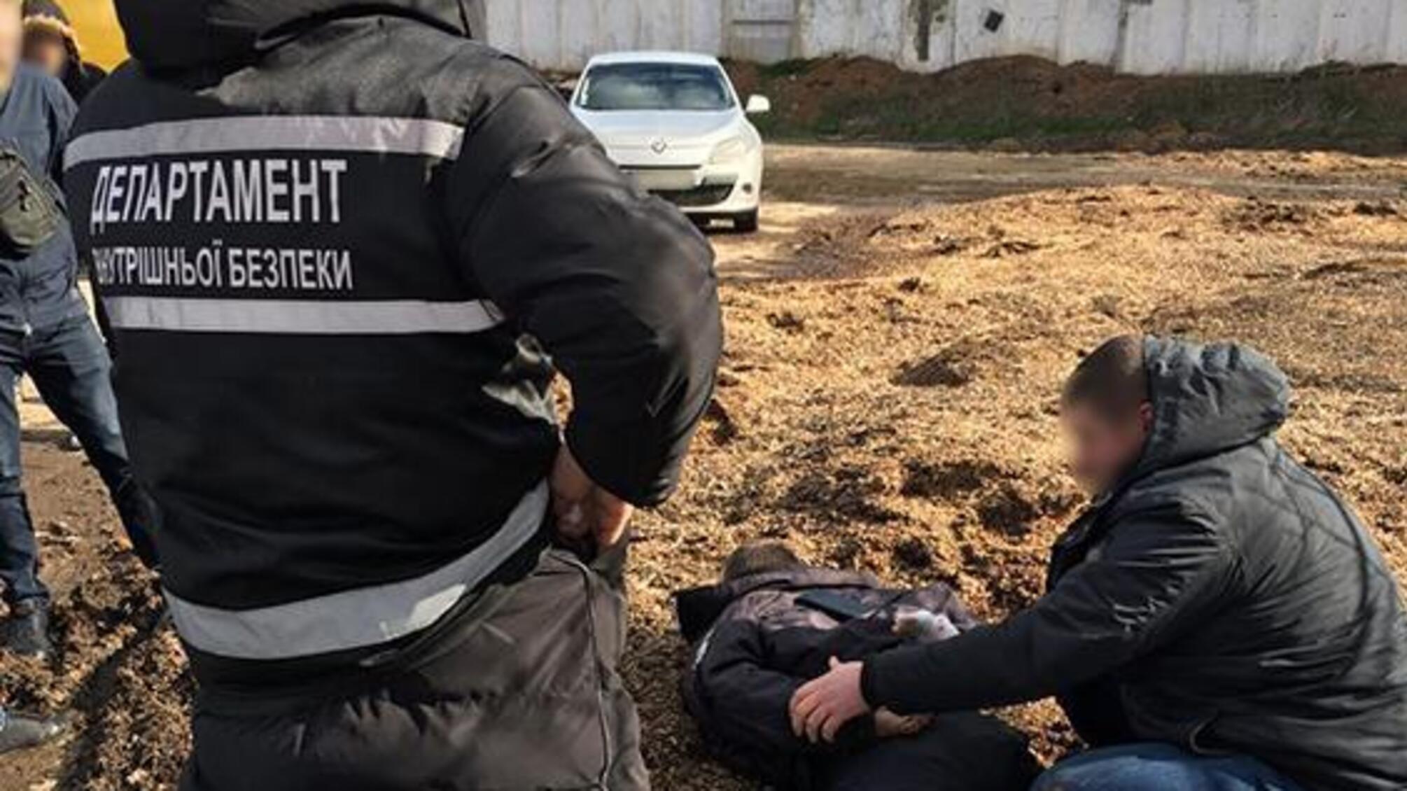 На Кіровоградщині поліцейського арештували за хабарництво