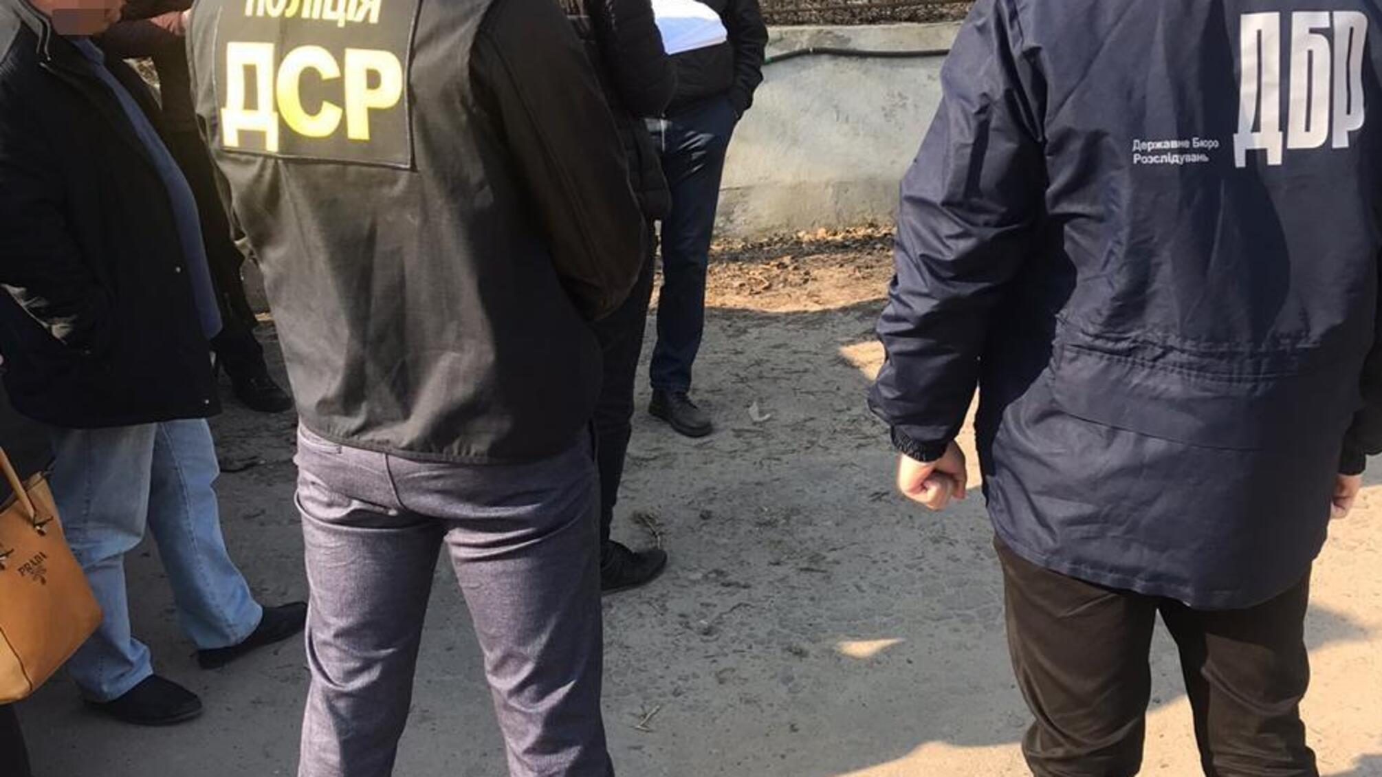 Львівські поліцейські встановили причетність посадовців митниці та Нацгвардії до «схеми» імпорту брендового одягу під виглядом гуманітарної допомоги