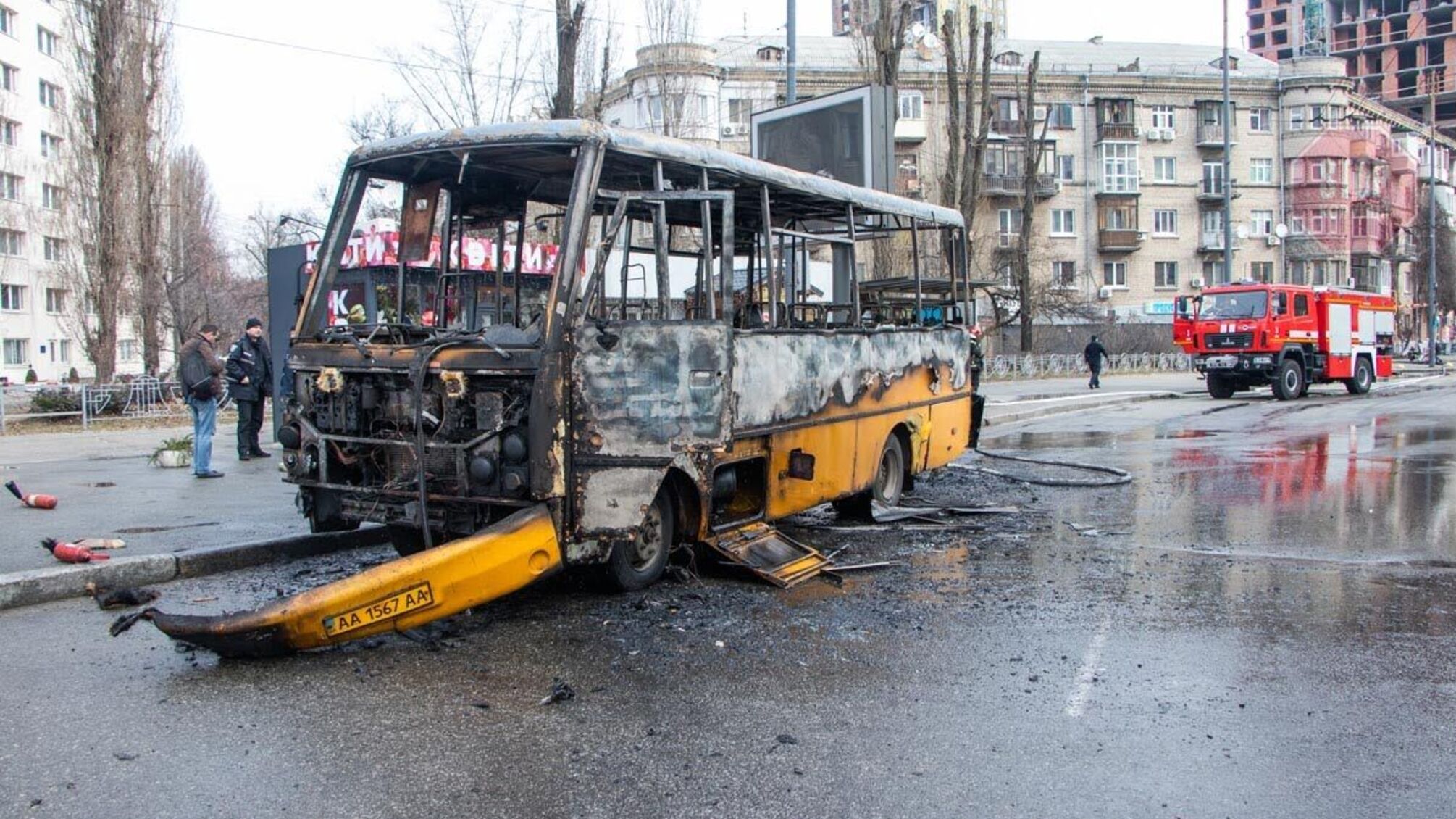 У столиці на ходу загорілась маршрутка (фото, відео)