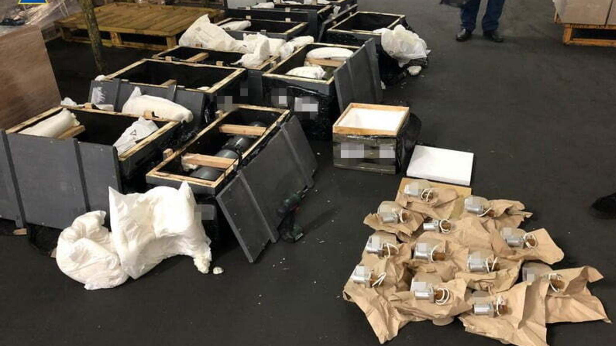 СБУ блокувала нелегальне вивезення за кордон комплектуючих до бронетехніки та військової авіації на $1 мільйон