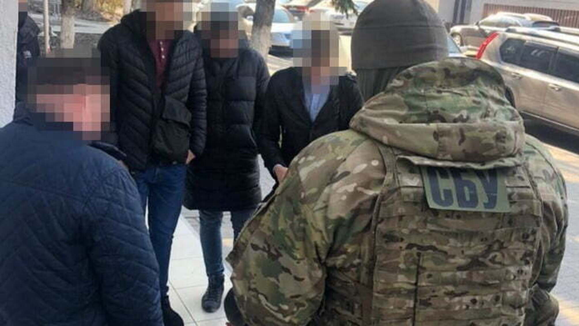 На Дніпропетровщині СБУ блокувала схему незаконної видачі посадовцями поліції дозволів на травматичну зброю