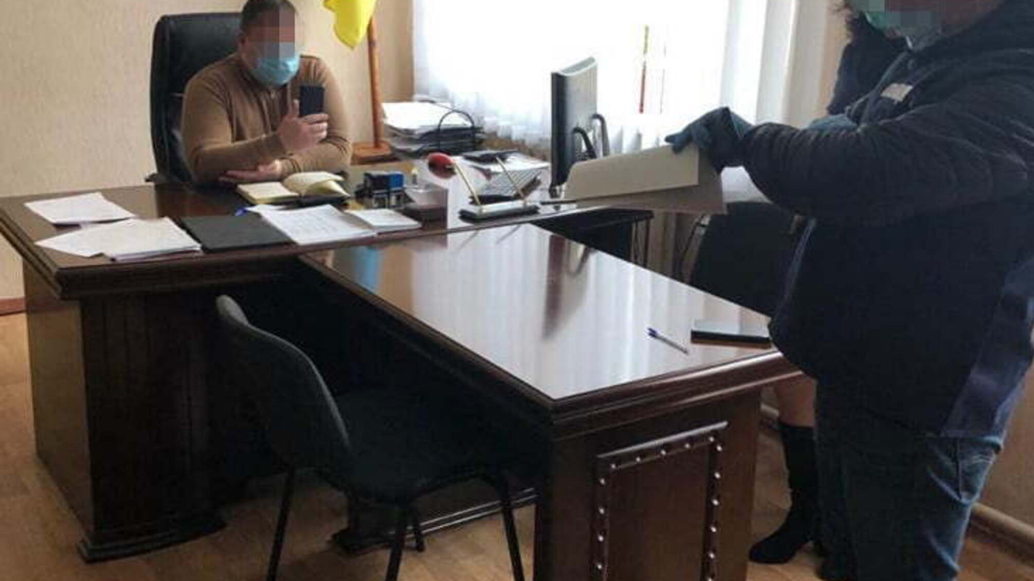 СБУ викрила на вимаганні хабара посадовця районної військової квартирно-експлуатаційної частини Житомирщини