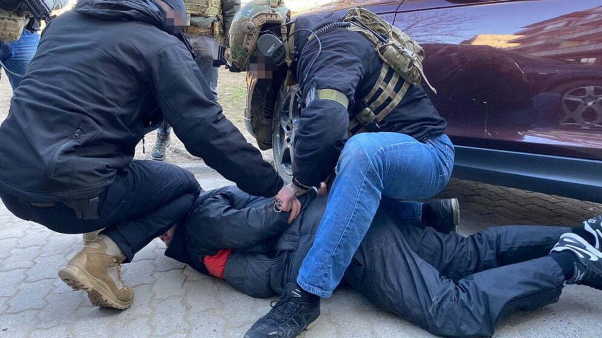 На Закарпатті СБУ затримала учасників злочинного угруповання, які підозрюються у скоєнні низки тяжких злочинів