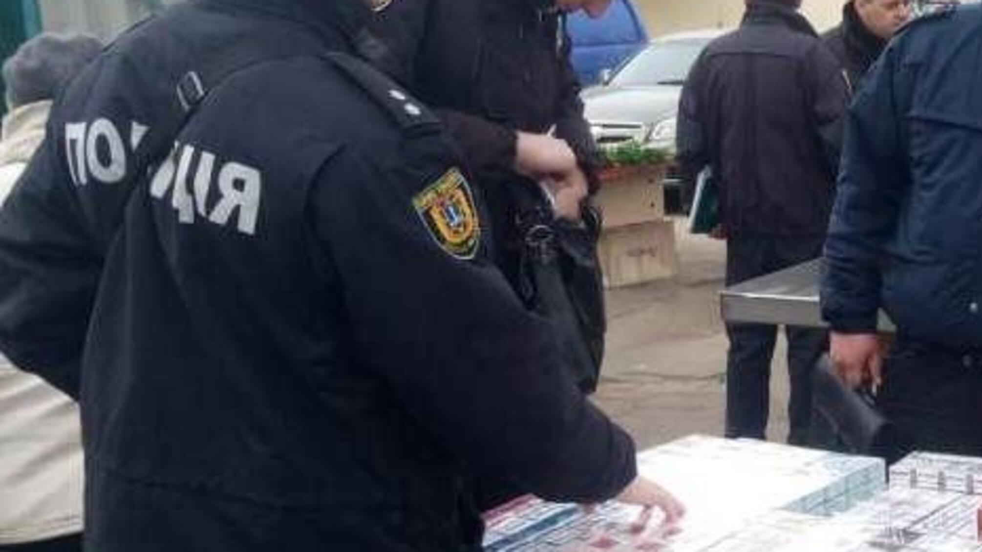 Дільничні Київського відділу поліції провели відпрацювання місцевих ринків