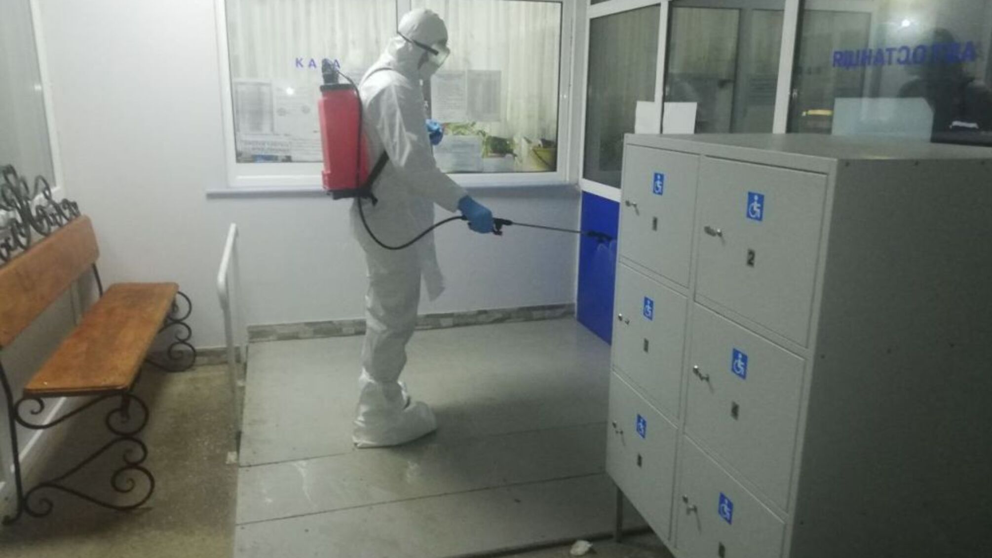Чернівецька область: рятувальники провели дезобробку автовокзалів