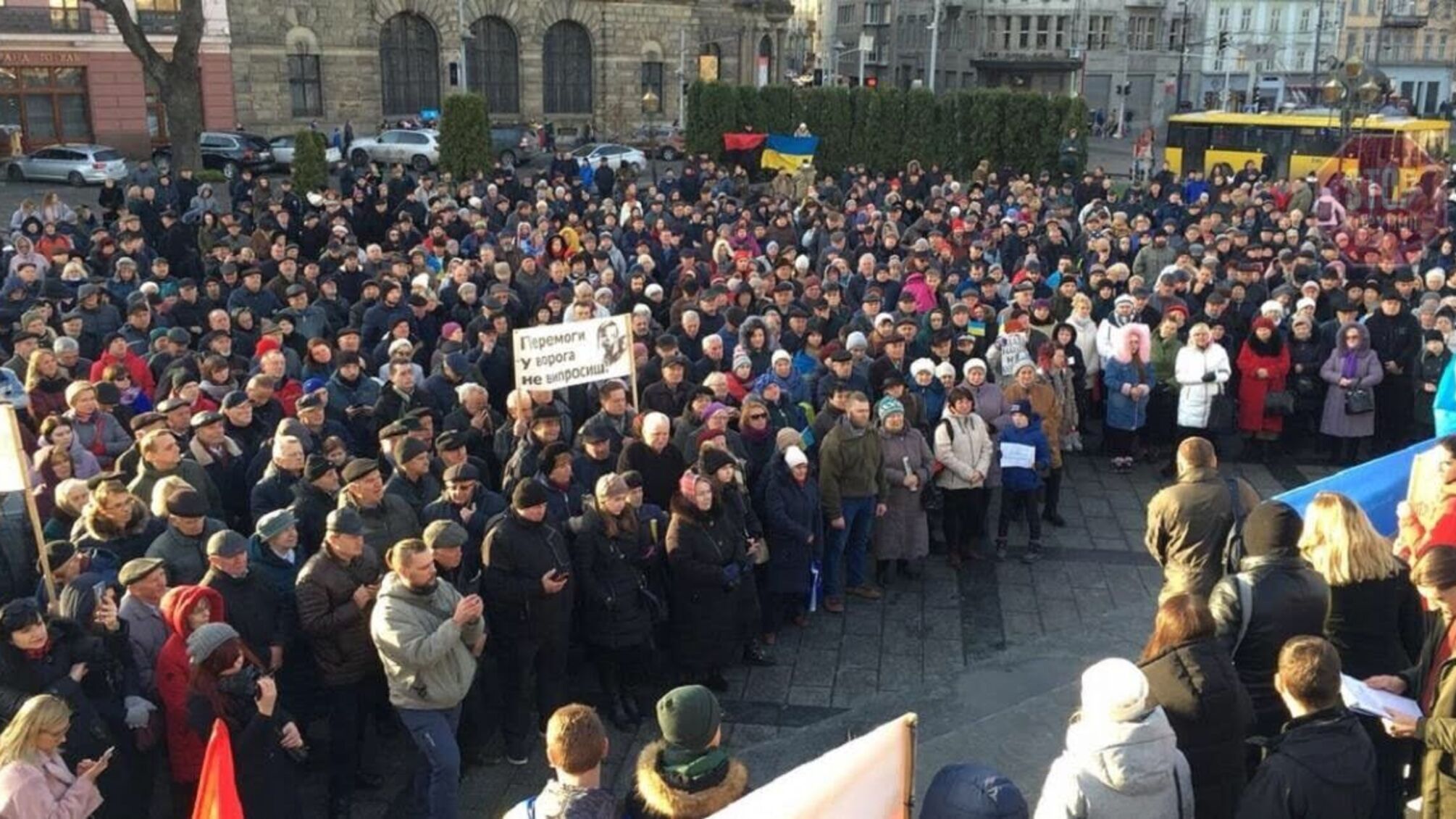 В Україні можуть заборонити мітингувати ближче ніж за 50 метрів до будівель судів