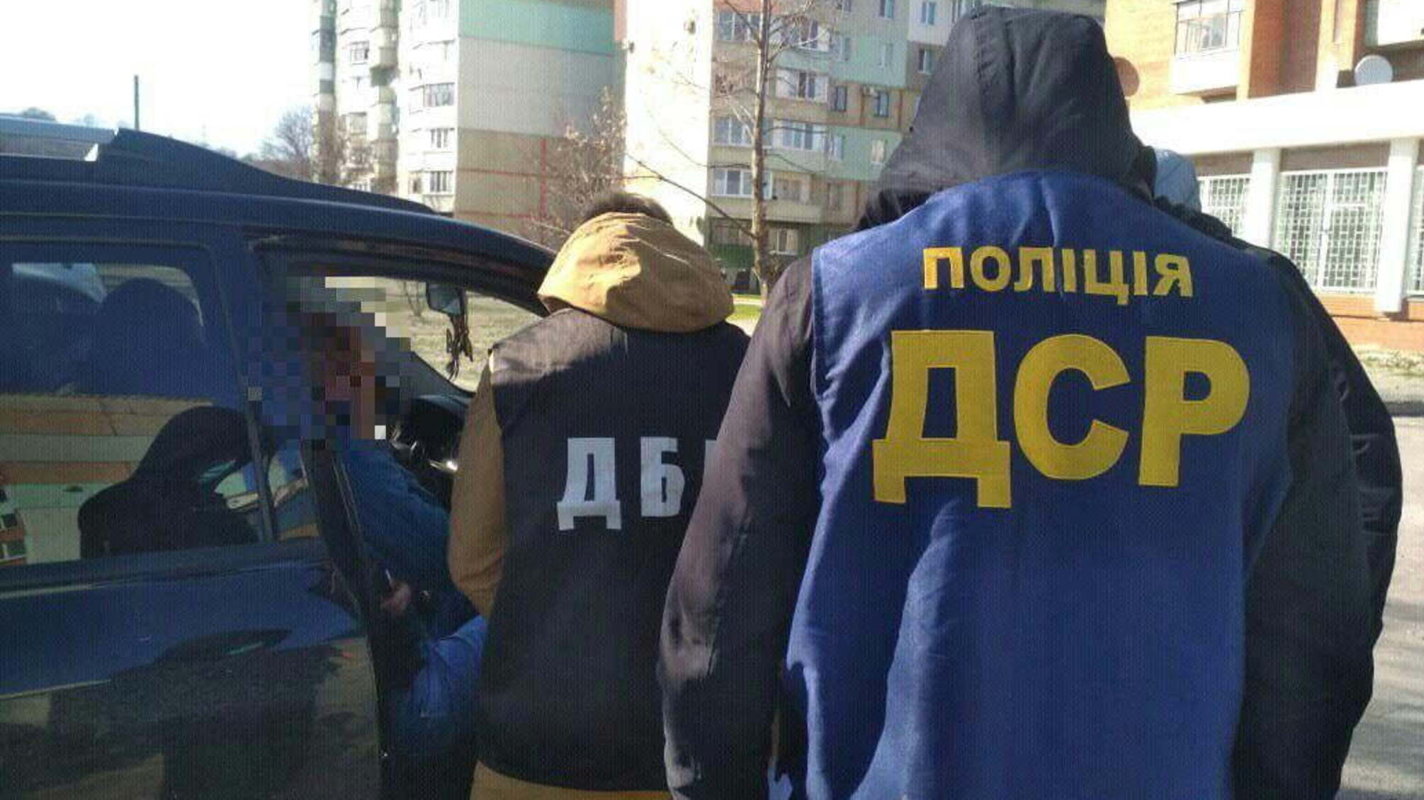 На Полтавщині поліція викрила митників у корупційній «схемі» розмитнення автівок