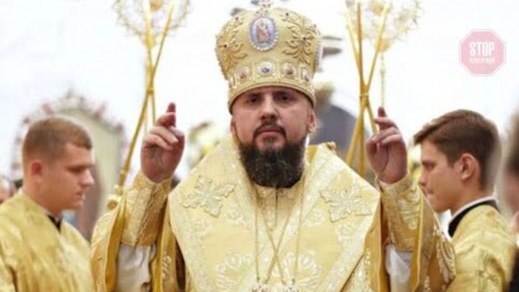 Більш ніж половина українців виступає за ПЦУ